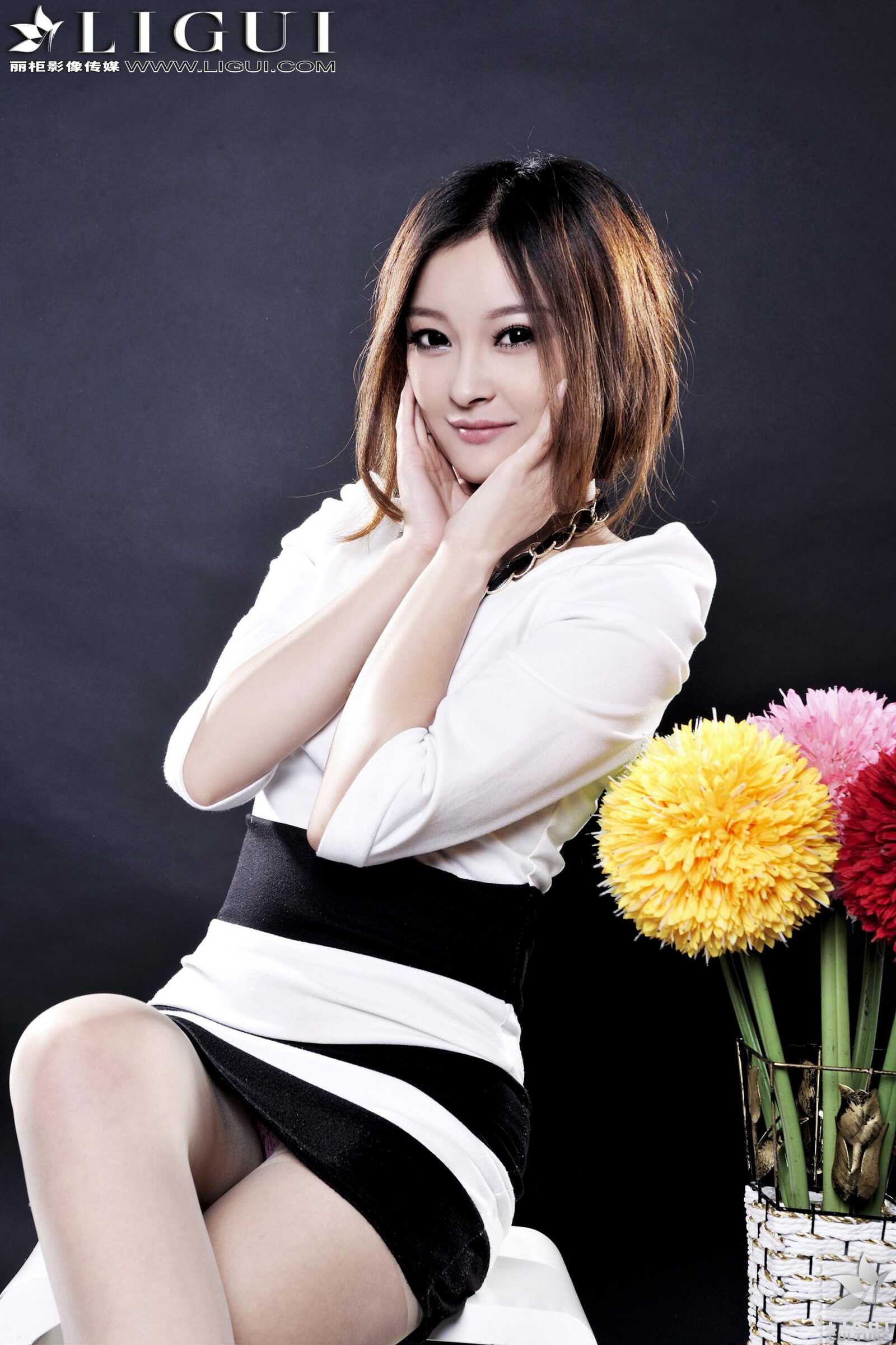 Model 小杨幂《极品时尚职业装女郎》 [丽柜LiGui第12张