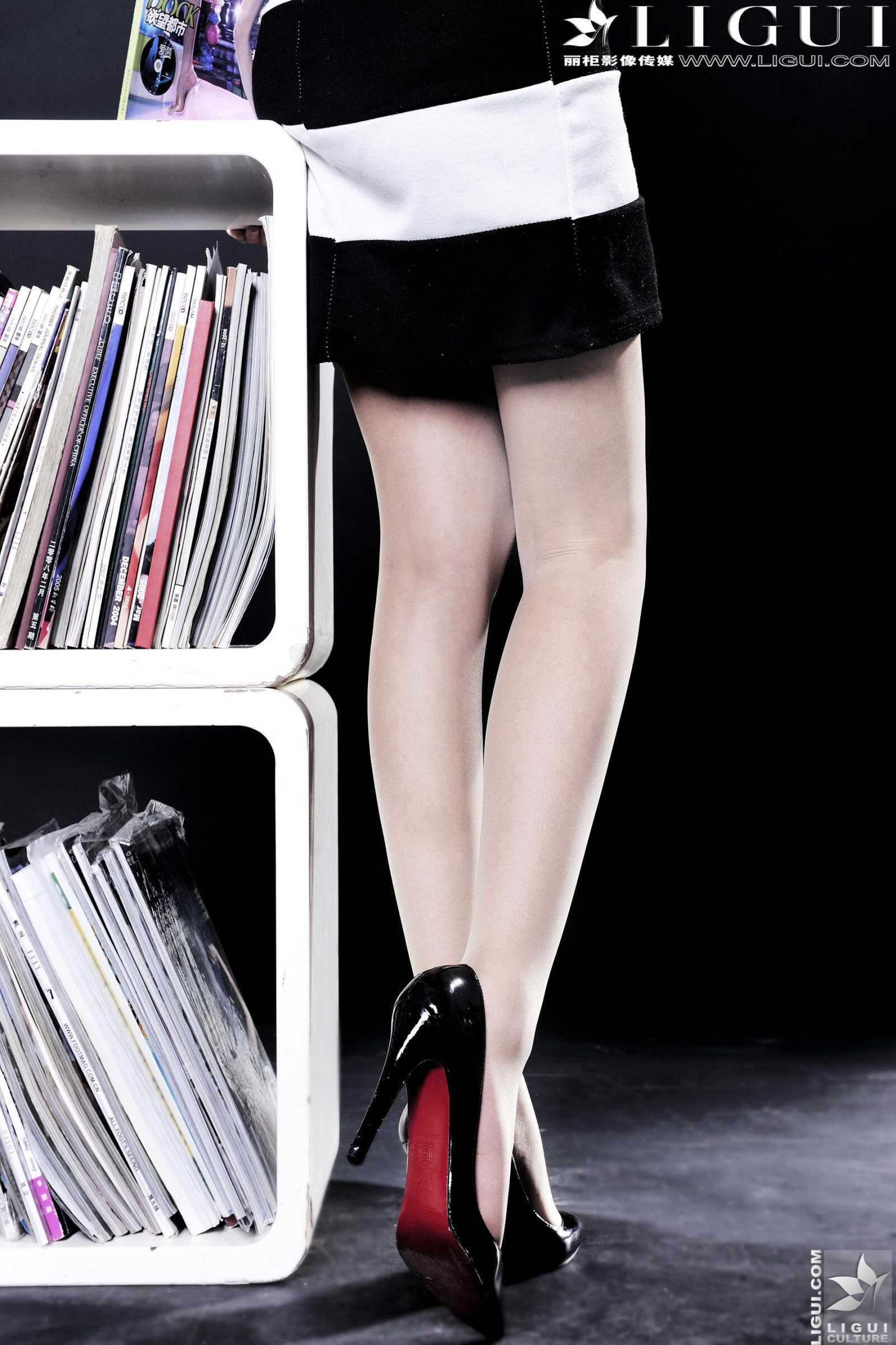 Model 小杨幂《极品时尚职业装女郎》 [丽柜LiGui第10张