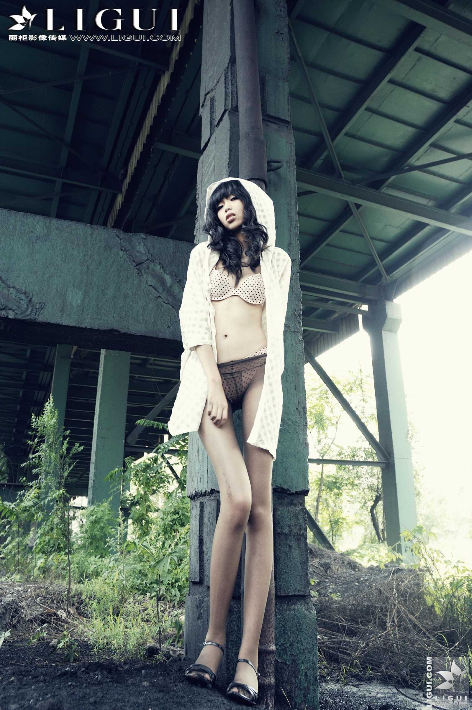 Model 孟露《黑丝高跟外拍》 [丽柜LiGui] 美腿玉足第5张