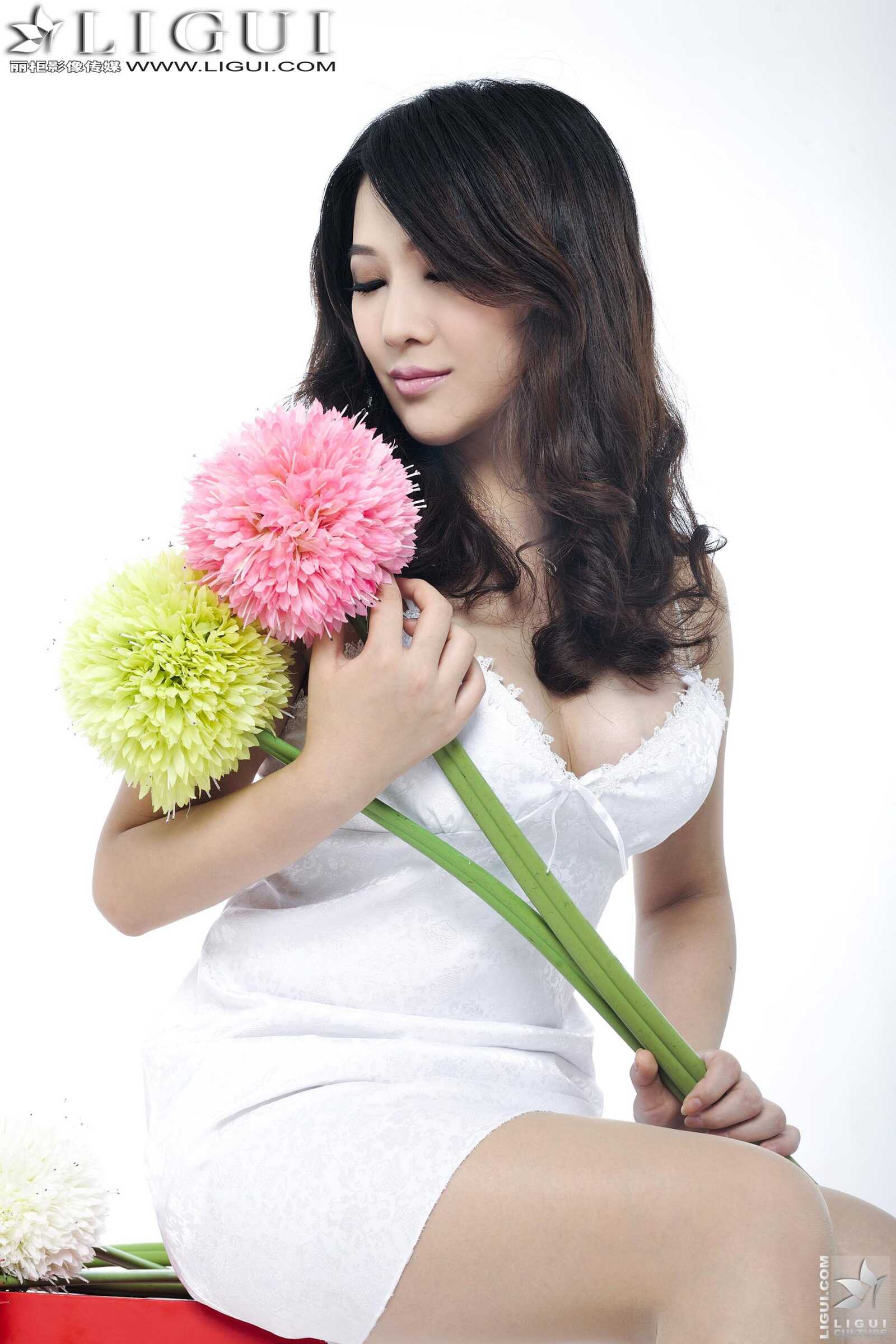 Model 文静《唯美睡衣美足》上下全集 [丽柜LiGui第15张