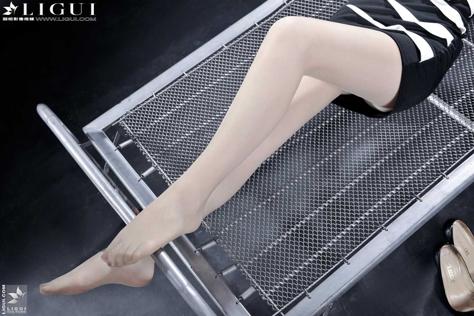 [丽柜贵足LiGui] Model 允儿《肉丝袜高跟女郎》美腿第1张