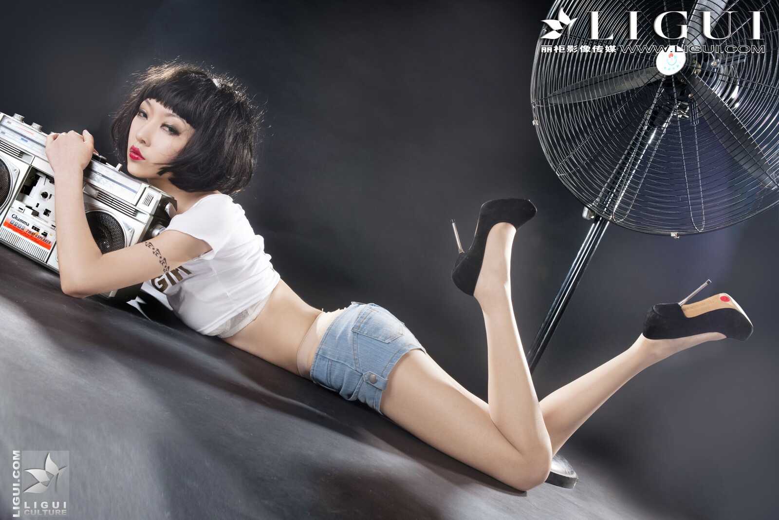 [丽柜贵足LiGui] Model 文欣《时尚牛仔热裤女郎》美第6张