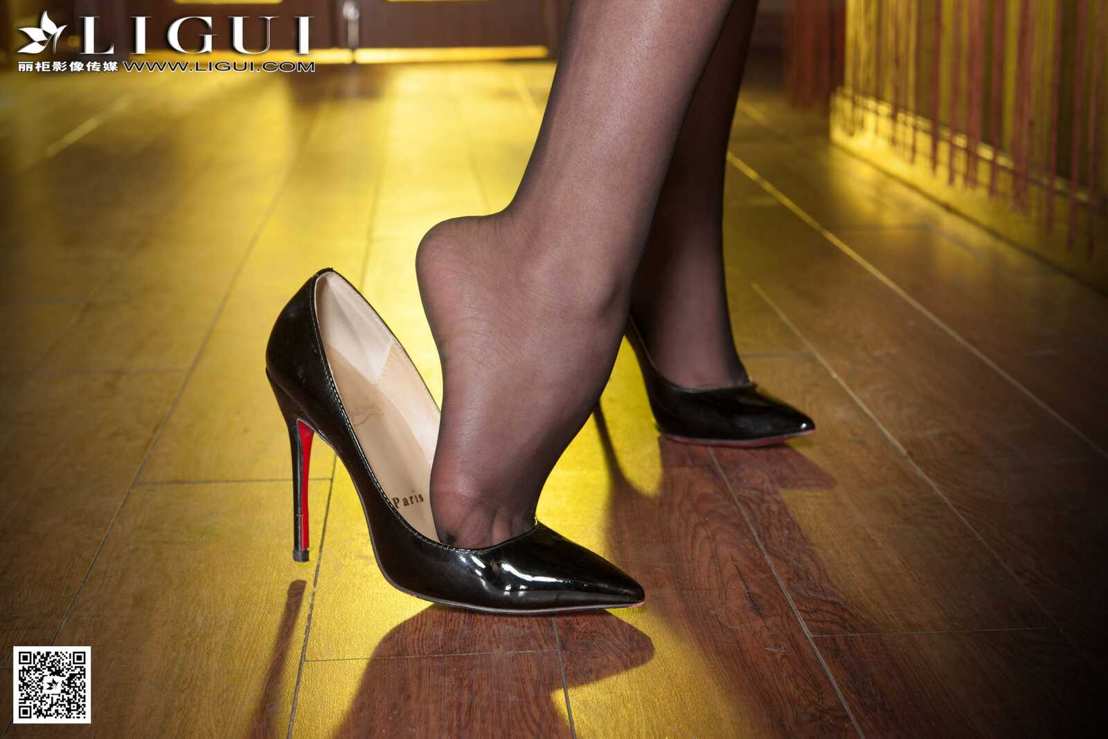 Model 川儿《黑丝女警制服丝足》 [丽柜贵足] 美腿第7张