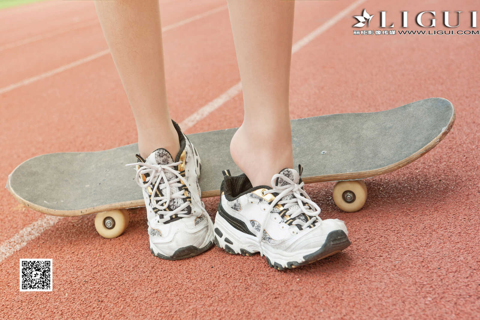 筱筱《滑板女神》 [丽柜贵足LIGUI] 丝足写真集第9张