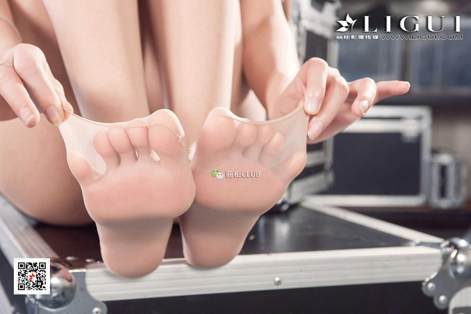 Model 文欣《热裤+肉丝袜美腿+高跟》 [丽柜Ligui]第10张