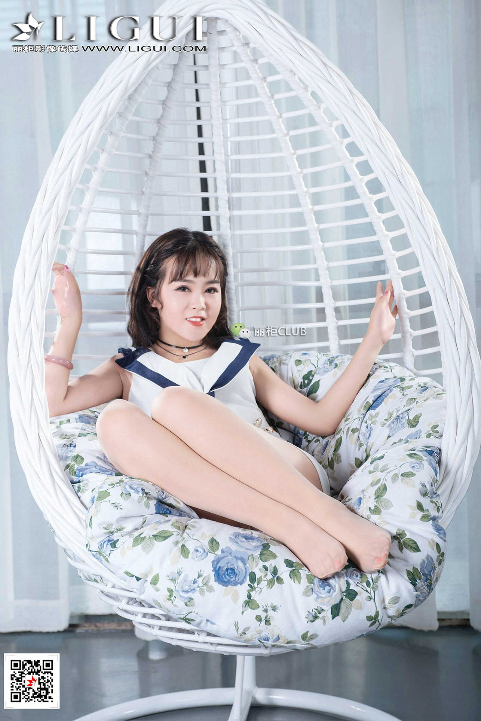 Model 刘悦《摇篮椅丝足美腿》 [丽柜Ligui] 写真集第18张