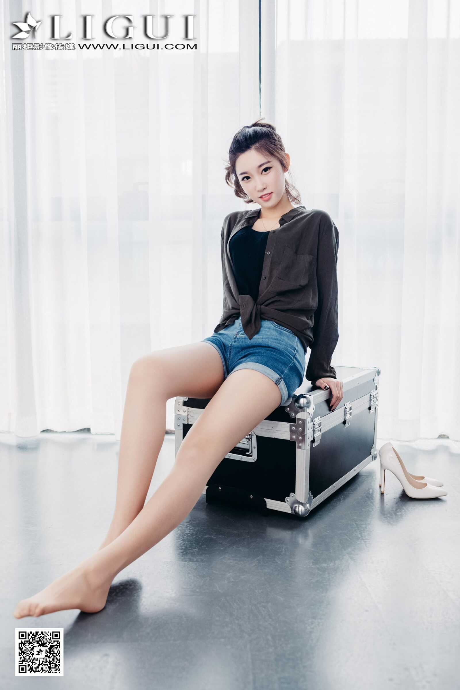 Model 筱筱《甜美热裤少女》 [丽柜] 写真集第1张