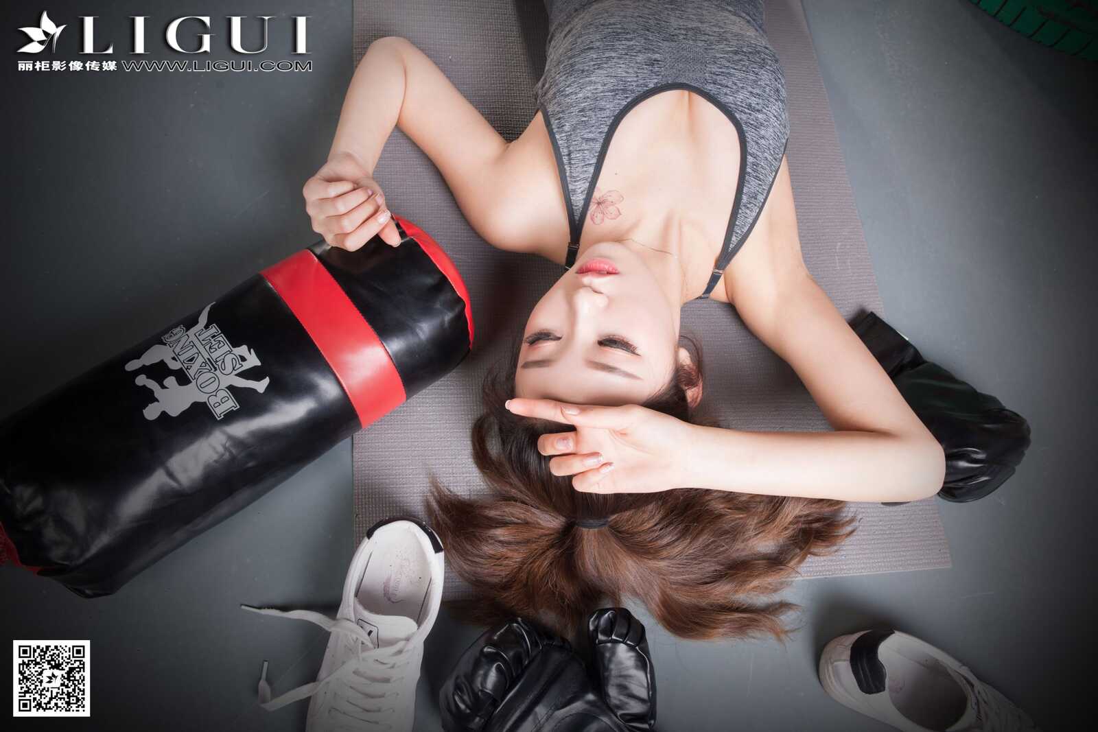 筱筱《拳击少女丝足》 [丽柜贵足学校] 写真集第1张