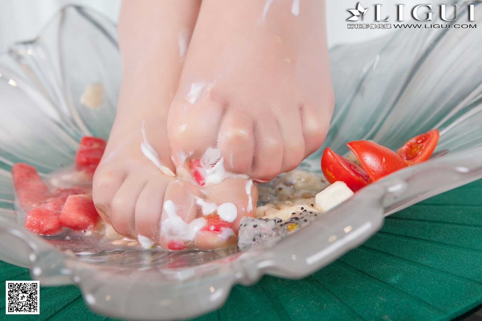 Model 豆豆《蕾丝睡衣丝足》[丽柜贵足学校] 写真第3张