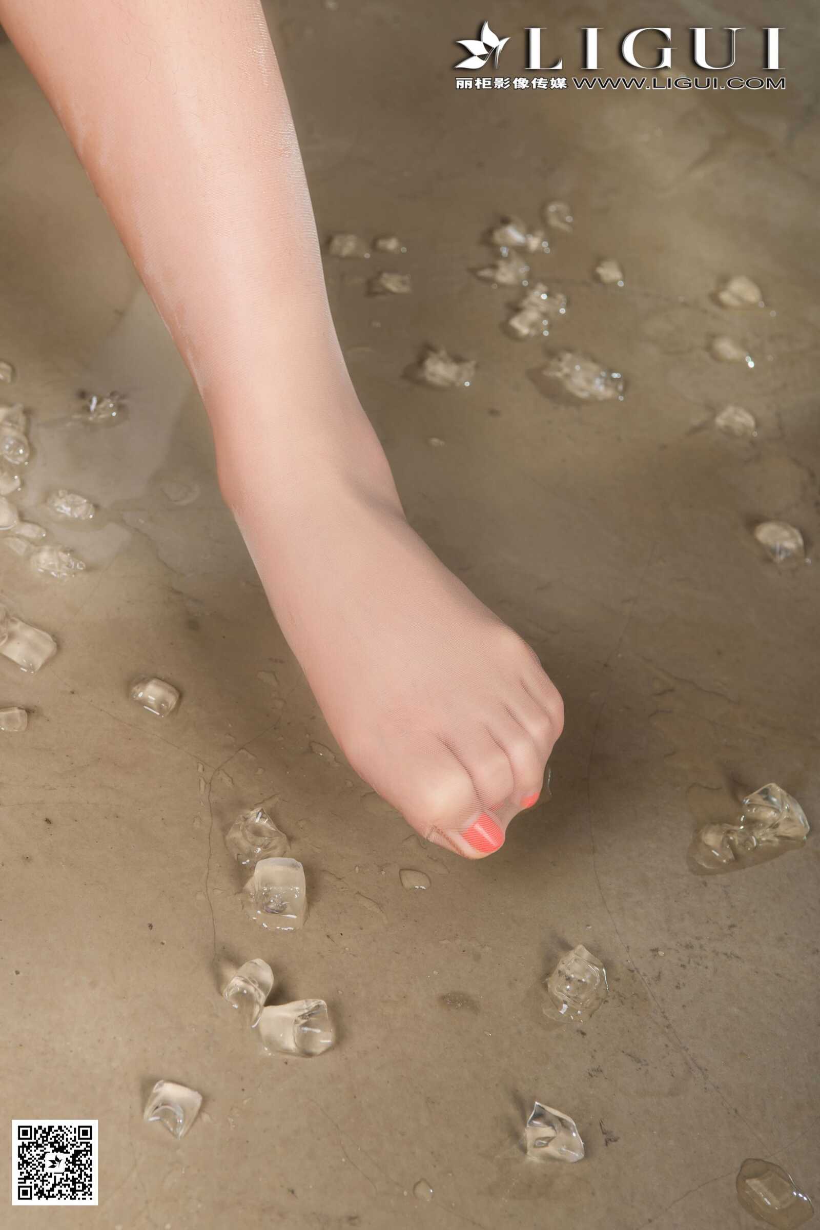 筱筱《OL冰块丝足》[LIGUI丽柜贵足学校] 写真集第2张
