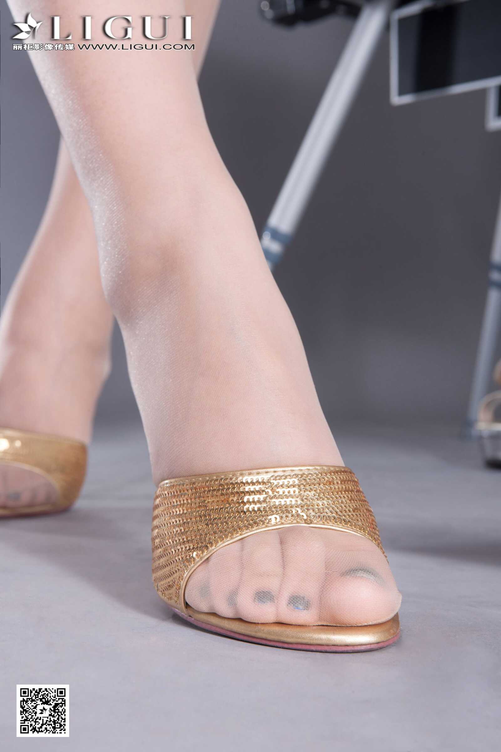 [丽柜LiGui] Model 怡萱《时尚丽人丝足高跟》美腿玉第13张