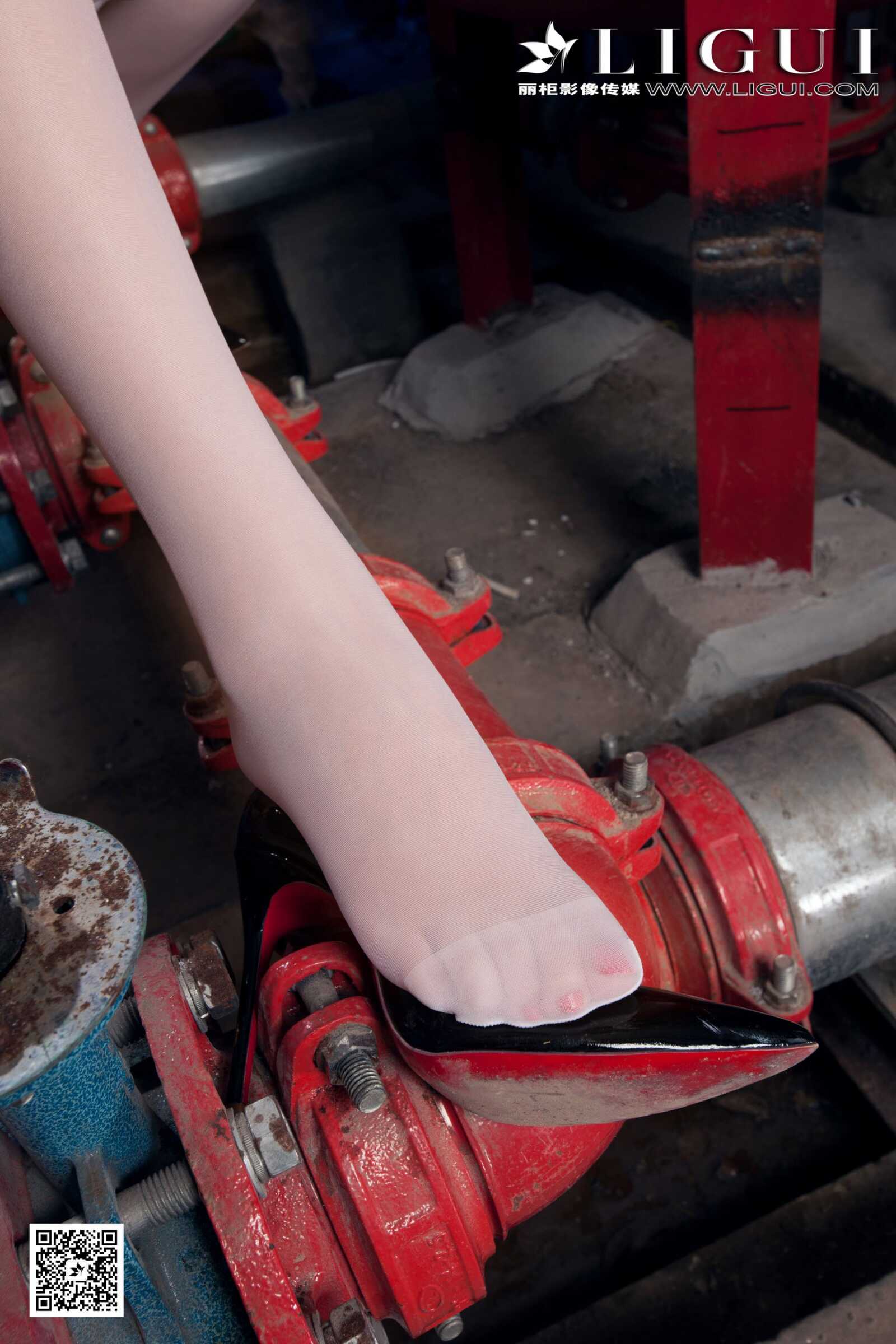 Model 安安《白丝护士丝足》 [丽柜贵足LiGui] 美腿第10张