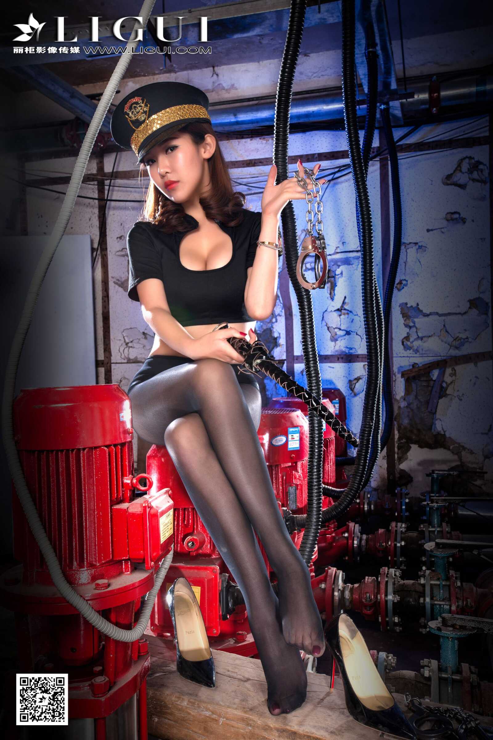 Model 文静《黑丝女警镣铐皮鞭》上下全集 [丽柜第3张