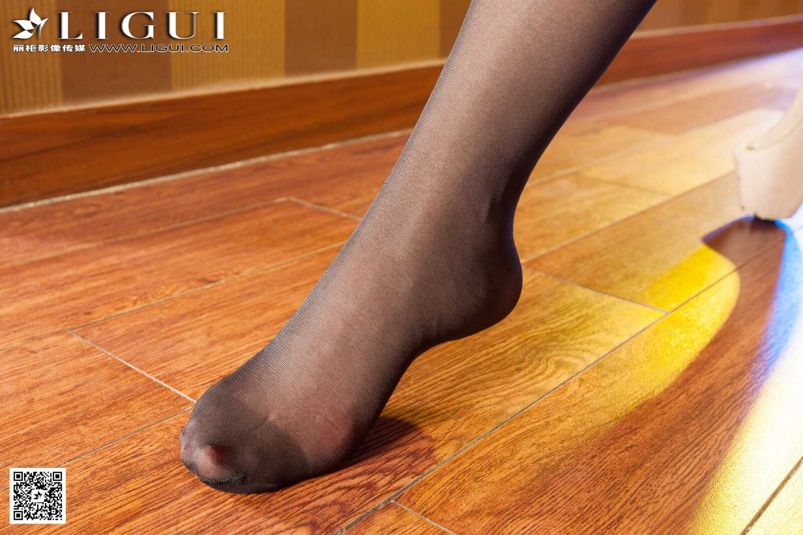 Model Kitty《黑丝制服女警》上下全集 [丽柜贵足第5张