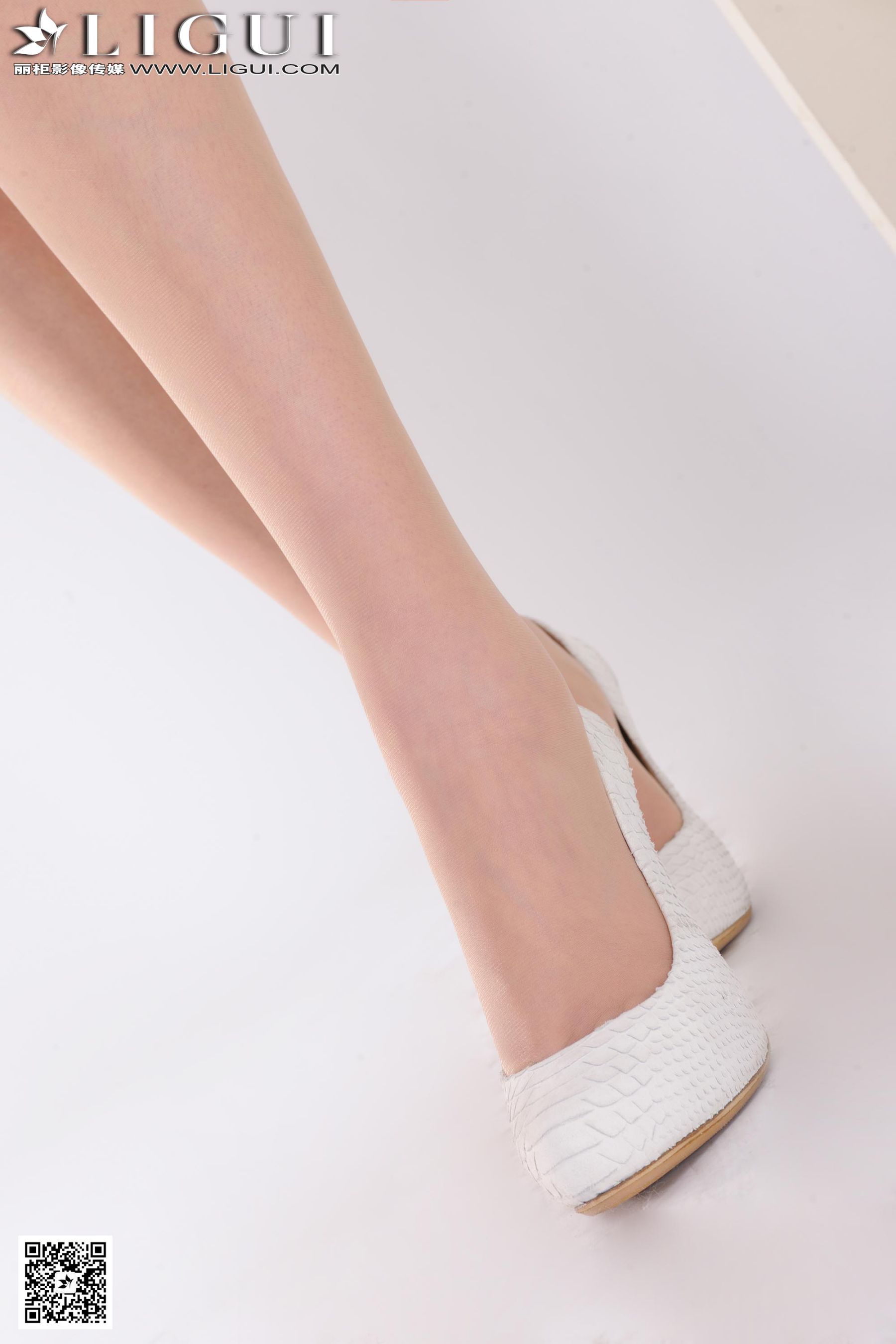 Model 文静《婚纱美女丝足高跟》[丽柜LiGui] 美腿玉第15张