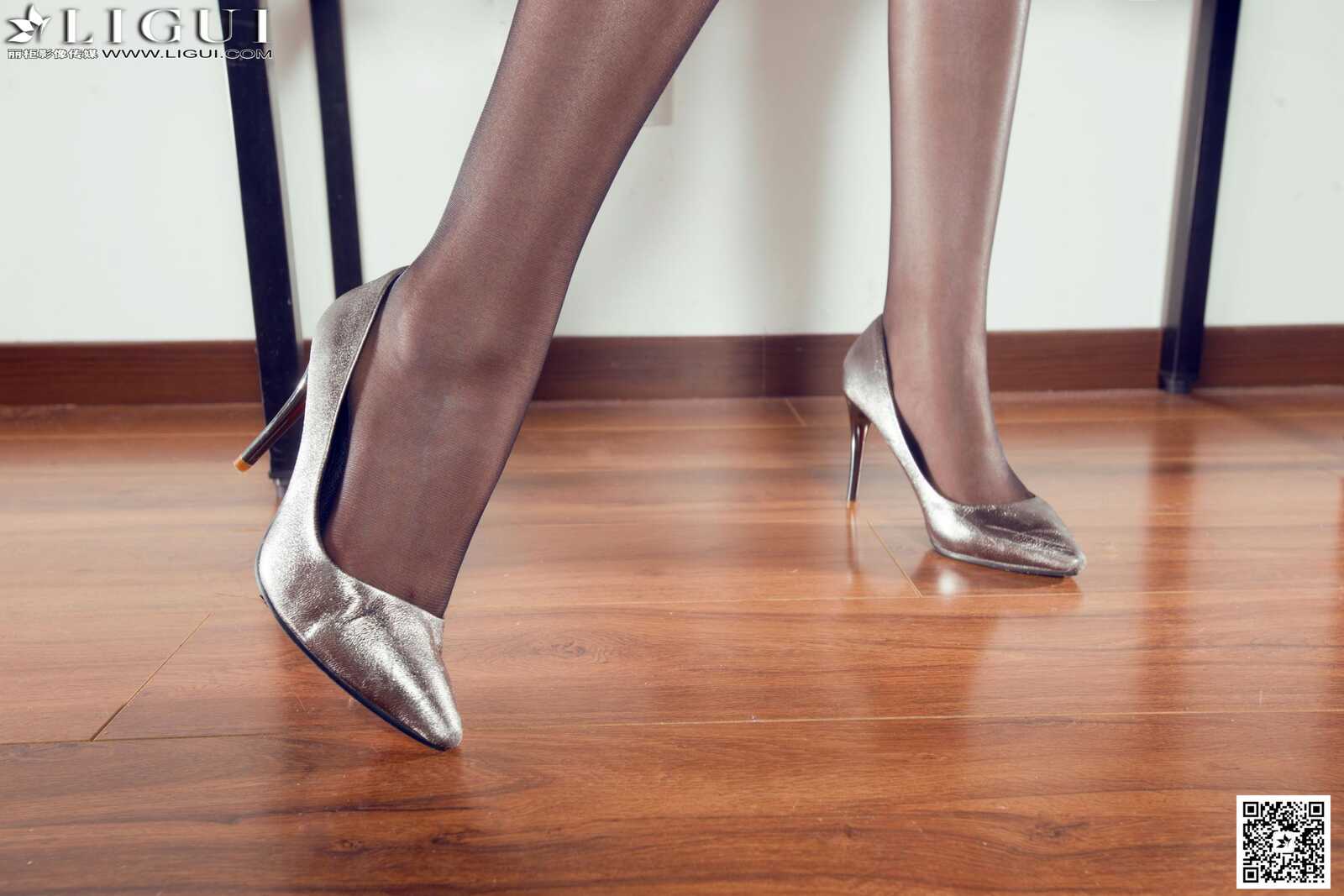 Model AMY《灰丝美女老师》 [丽柜LiGui] 美腿玉足写第16张