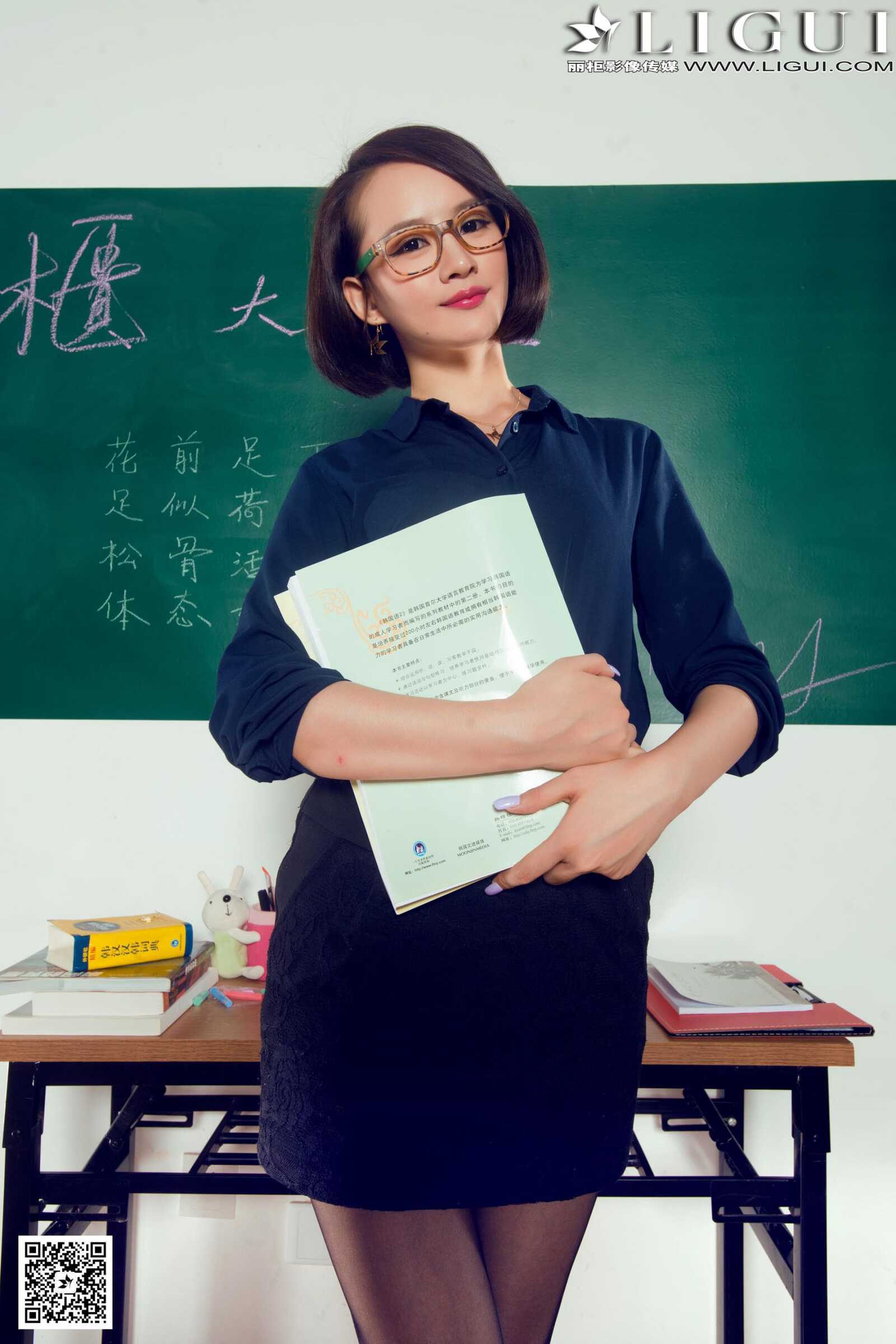 Model AMY《灰丝美女老师》 [丽柜LiGui] 美腿玉足写第15张