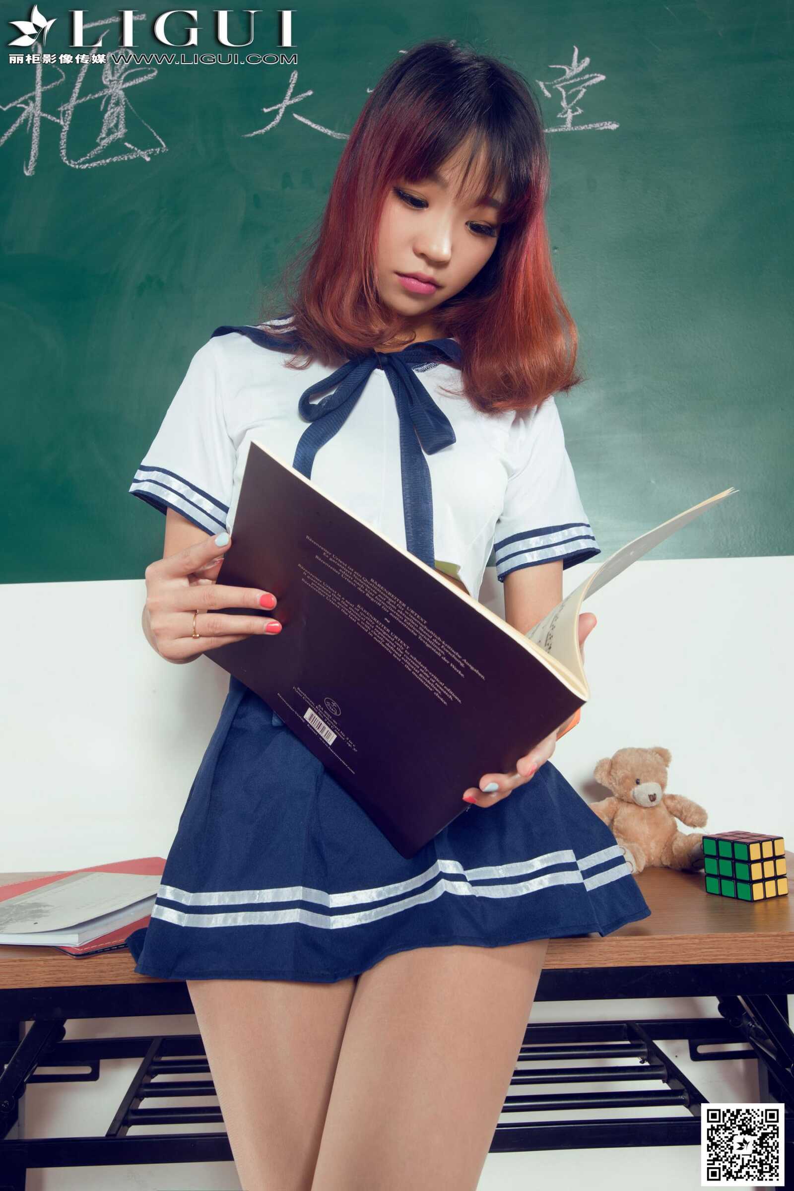 Model Liya《教室里的水手服校花》上下全集 [丽柜第13张