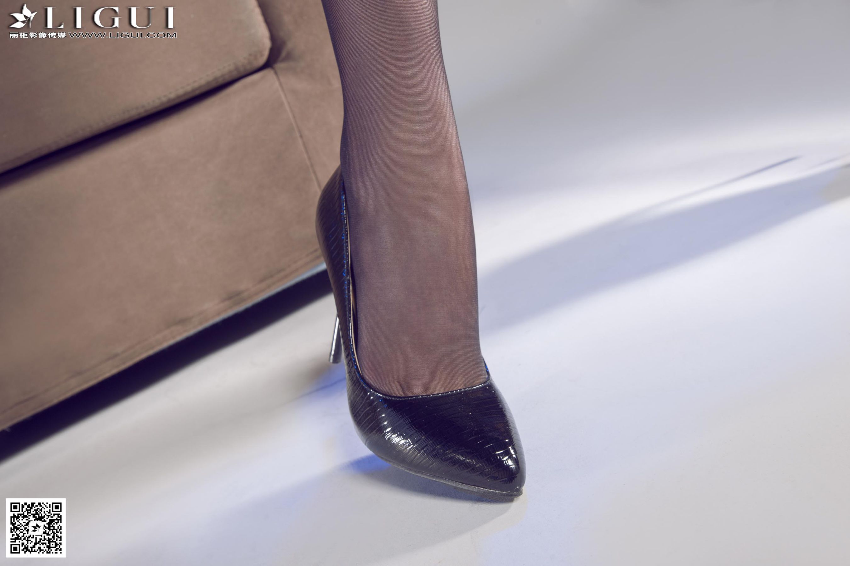 Model 佳怡《灰丝高跟秘书》上下全集 [丽柜LiGui第13张