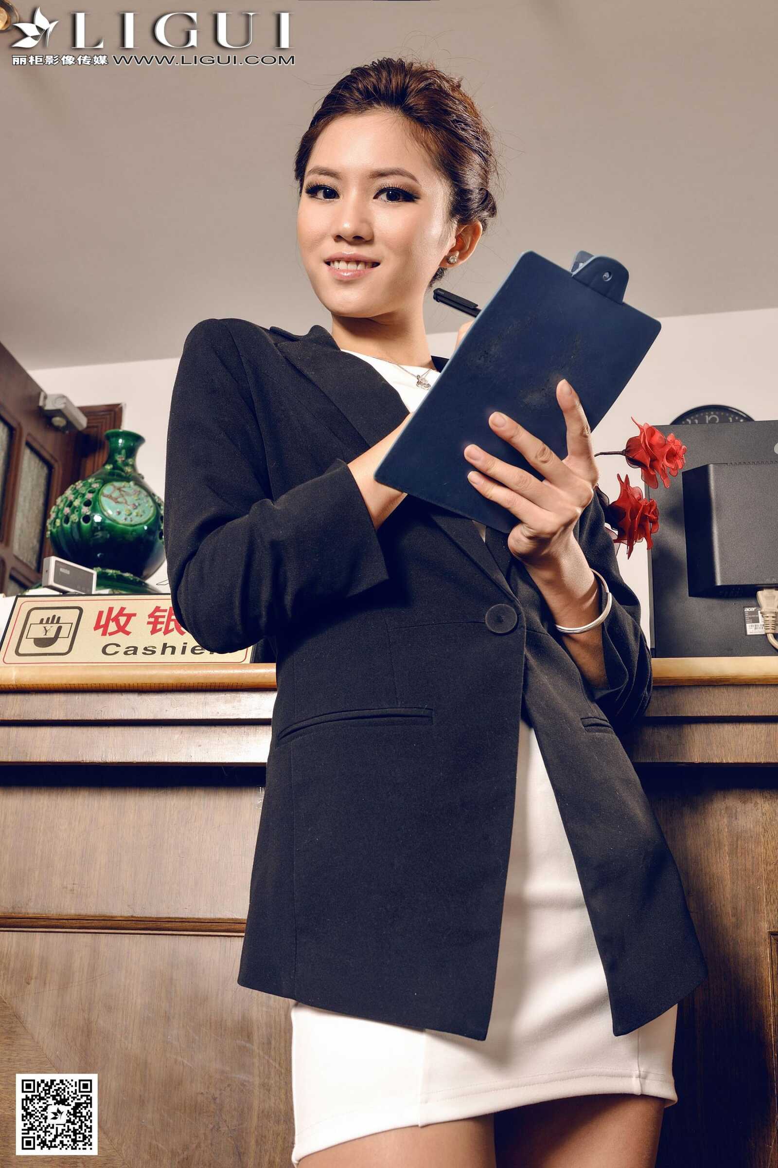 [丽柜LiGui] Model 安娜《收银美女丝足》美腿玉足写第17张