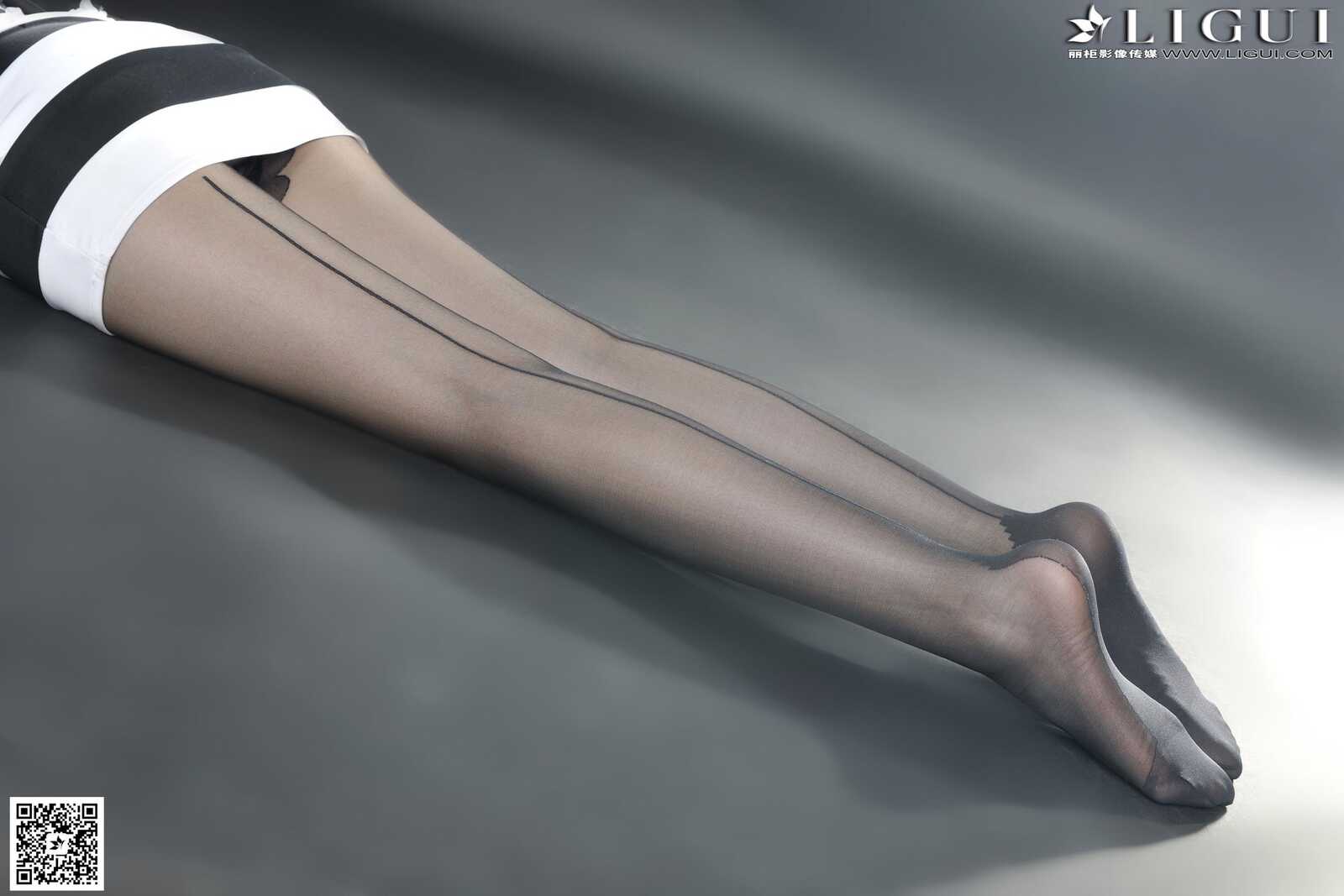 Model 菲菲《高贵黑丝丽人丝足》上中下全集 [丽柜第3张