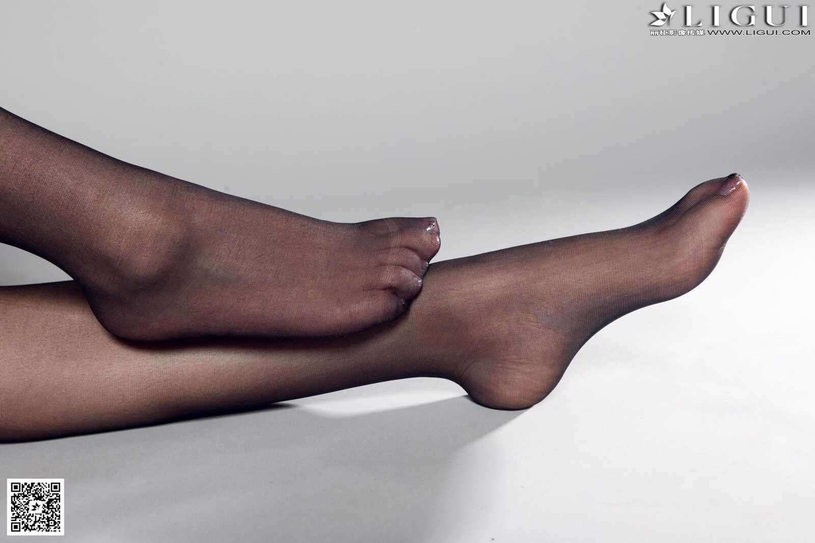 [丽柜贵足学院] Model 小倩《黑丝高跟职业装》美第3张