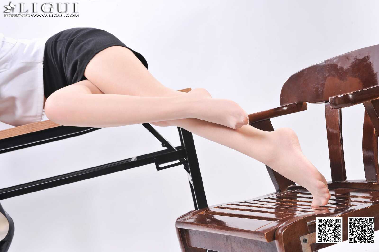 [丽柜LiGui] Model 小杨幂《水手服少女丝足》上中下第4张