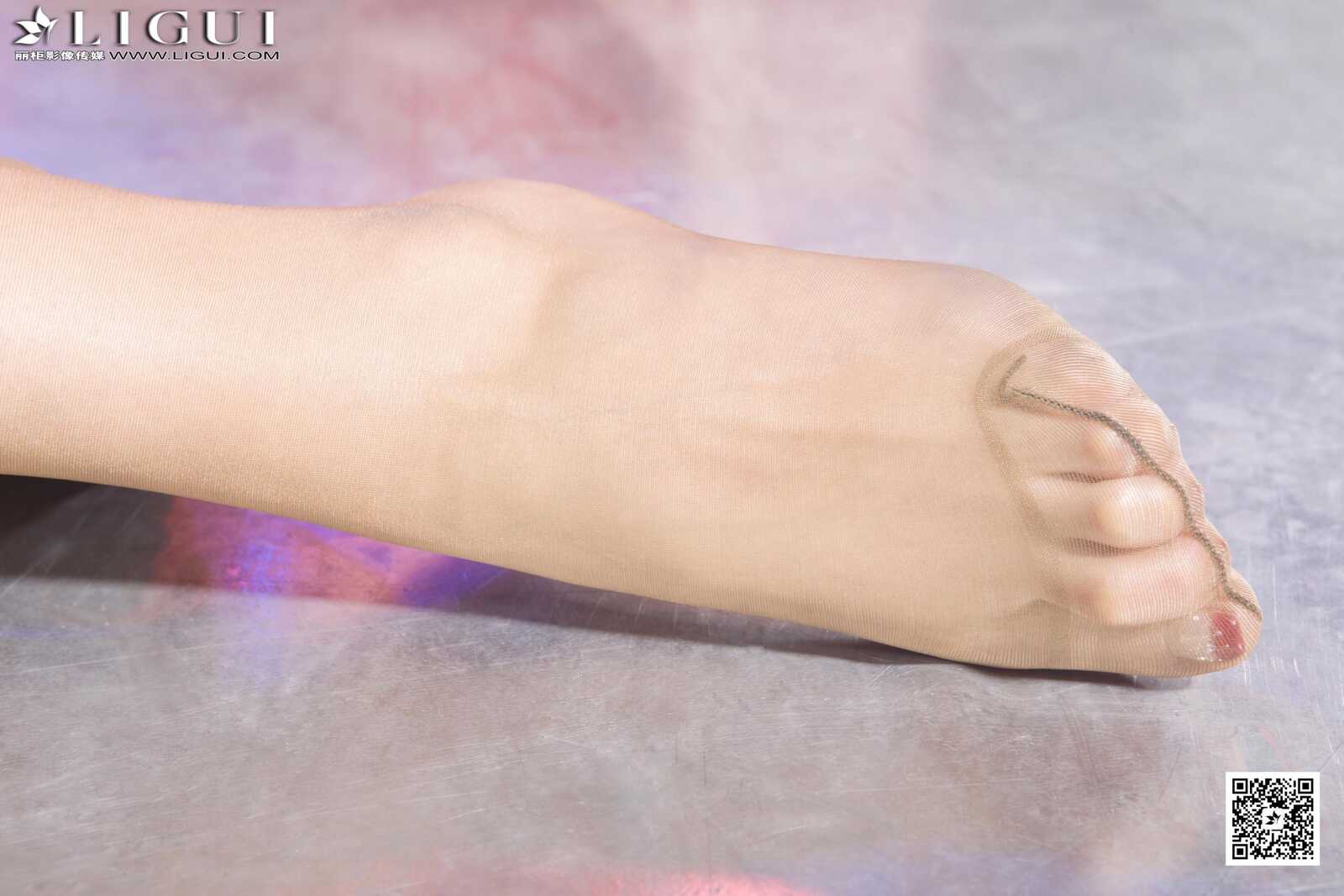 [丽柜LiGui] Model 晴晴《超薄肉丝袜美足》美腿玉足第3张