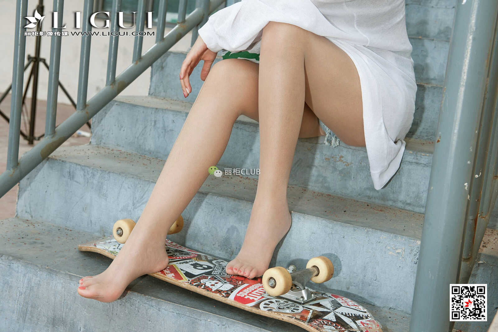 Model 筱筱《滑板少女丝足全套》 [丽柜Ligui] 写真第5张