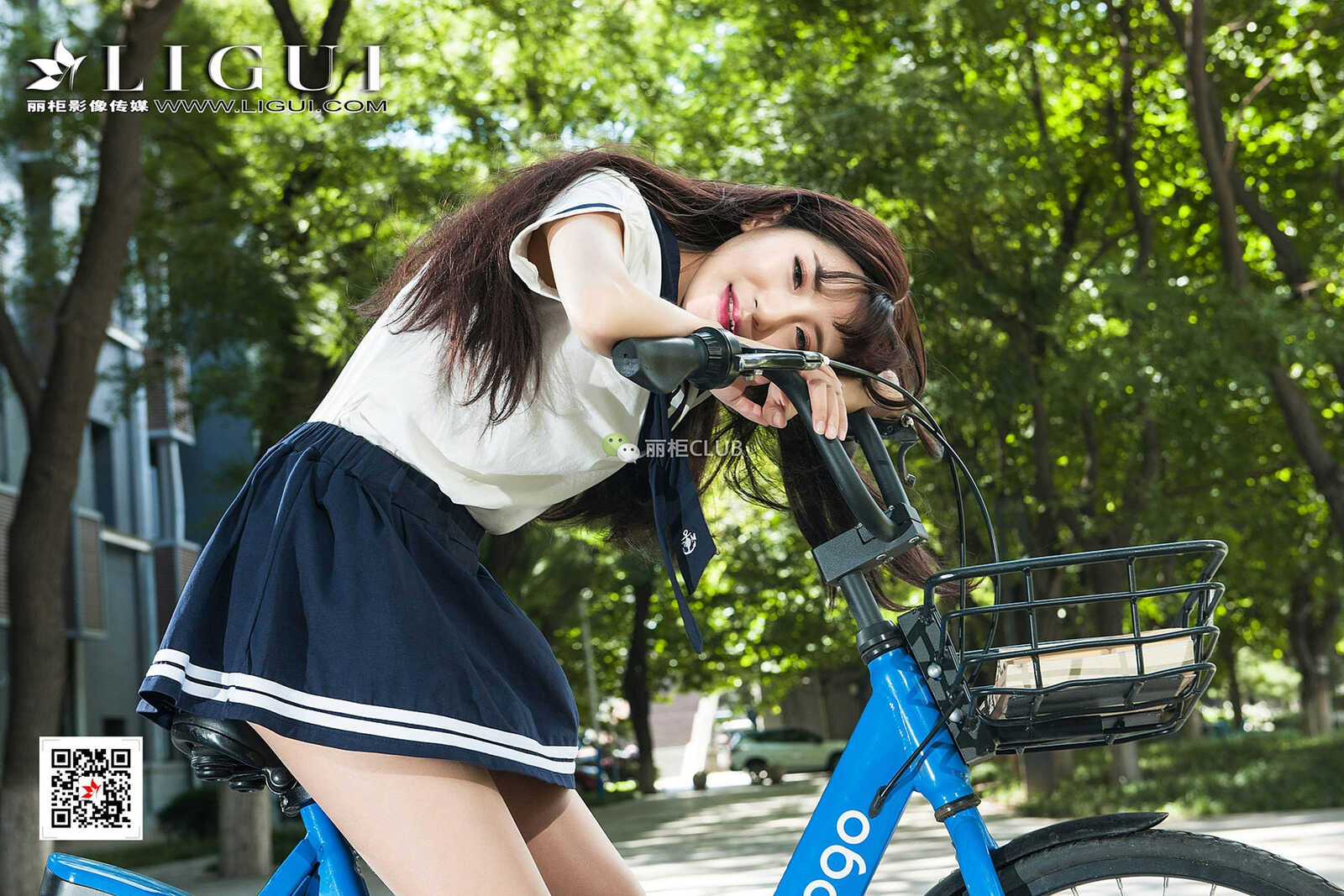 Model 筱筱《校园女神丝足美腿》 [丽柜Ligui] 写真第11张