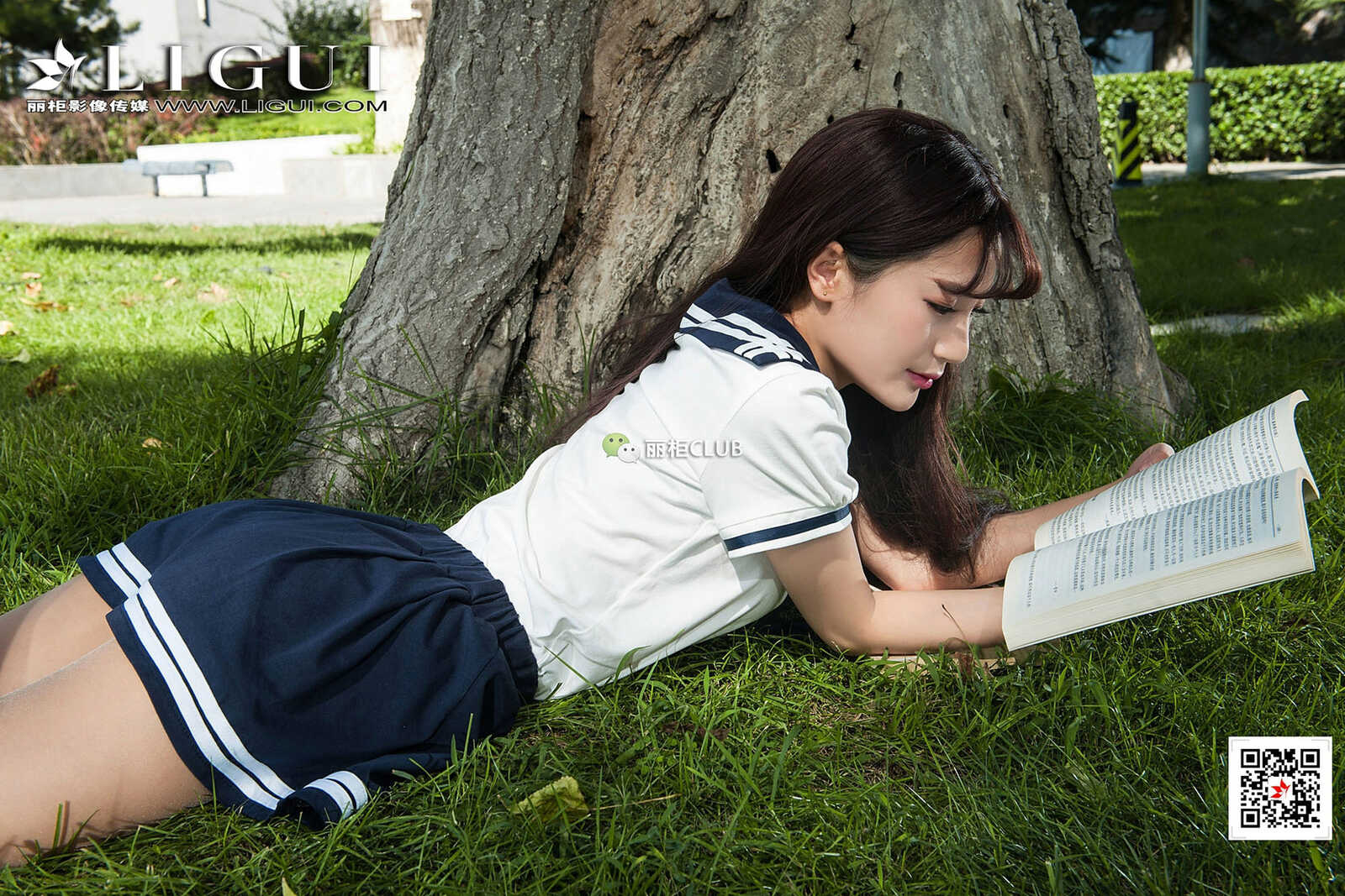 Model 筱筱《校园女神丝足美腿》 [丽柜Ligui] 写真第4张