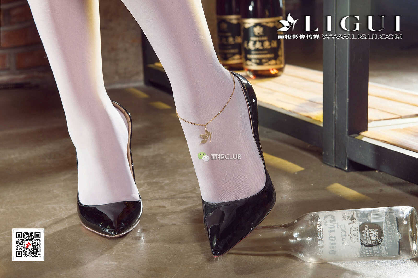 Model 然然《白丝美腿丝脚》 [丽柜Ligui] 写真集第15张