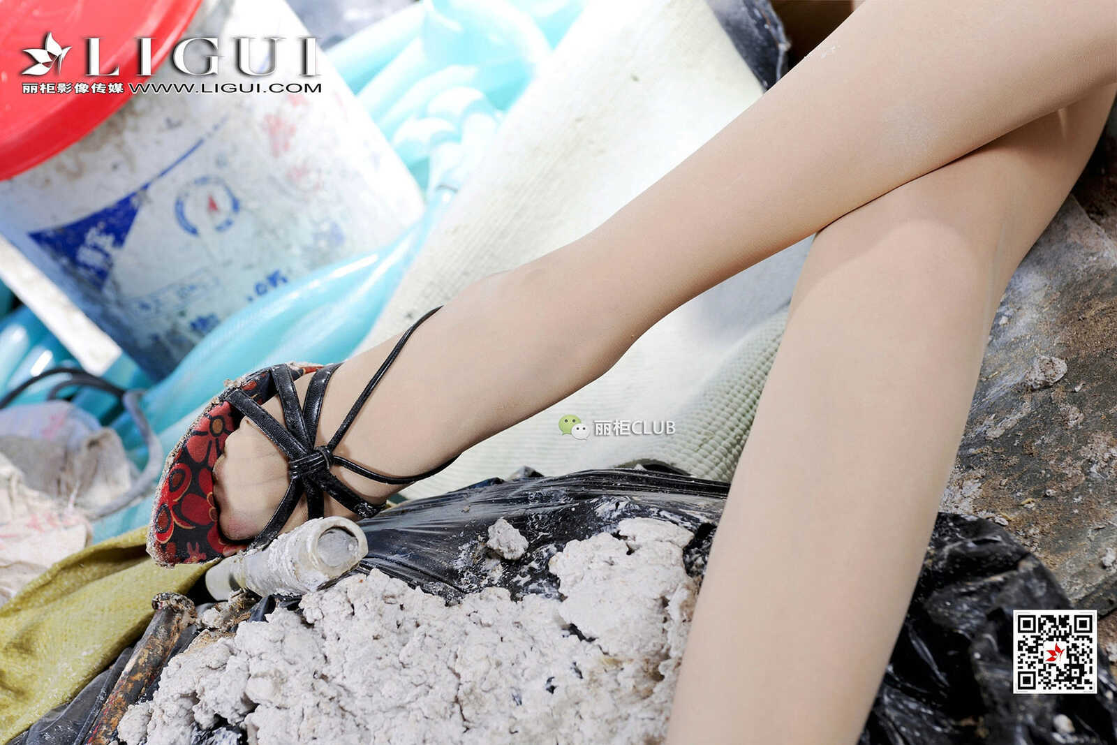 Model 雪儿《丝足装修工》 [丽柜Ligui] 写真集第6张