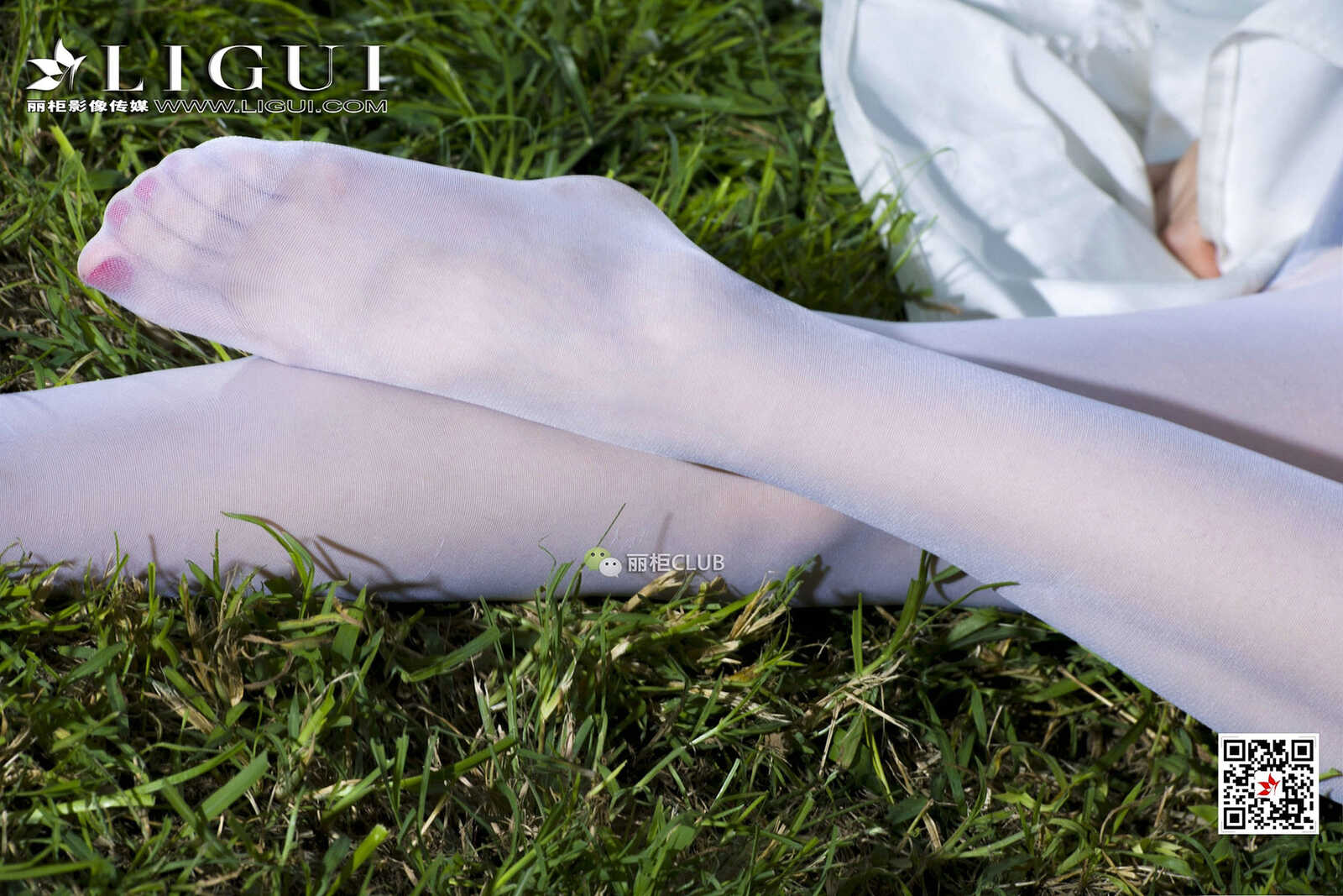 Model 雪儿《白丝+抹胸礼服》 [丽柜Ligui] 写真集第17张