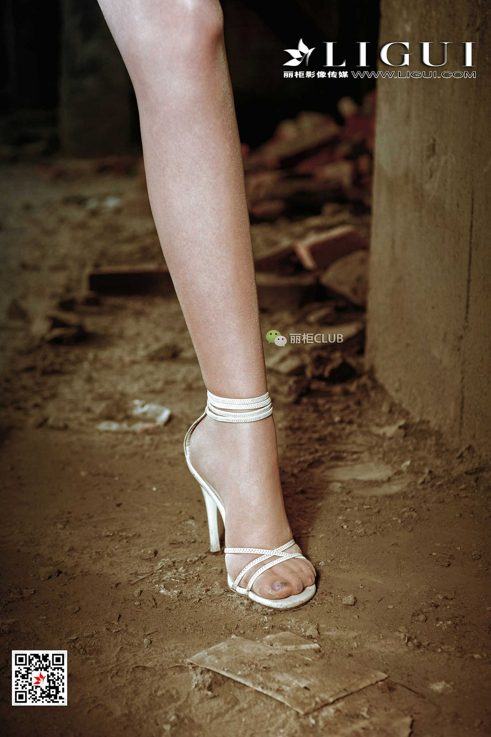 Model 黄芬《女兵美腿丝足》 [丽柜Ligui] 写真集第17张