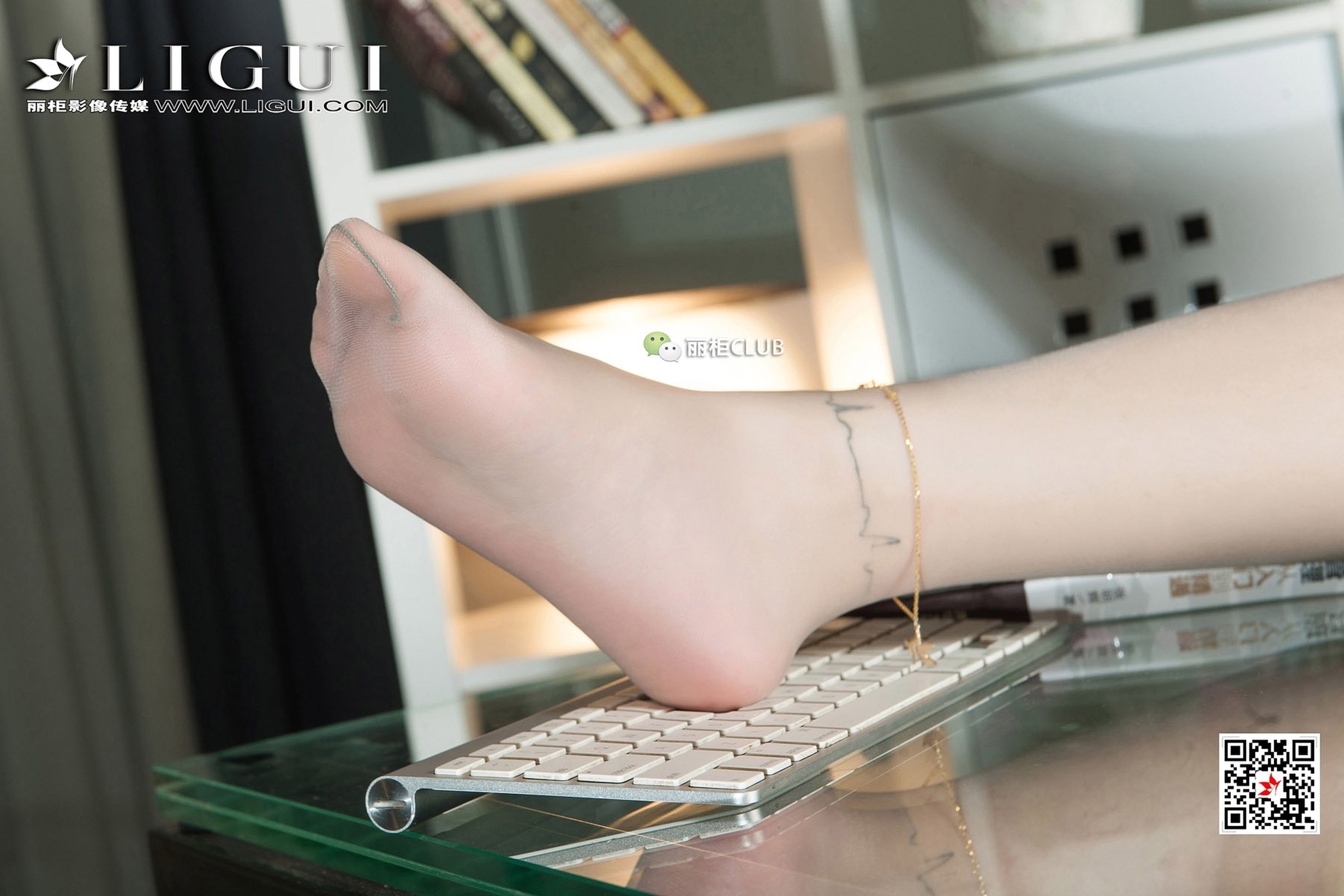 Model 媛宝《办公室丝足》 [丽柜Ligui] 写真集第5张