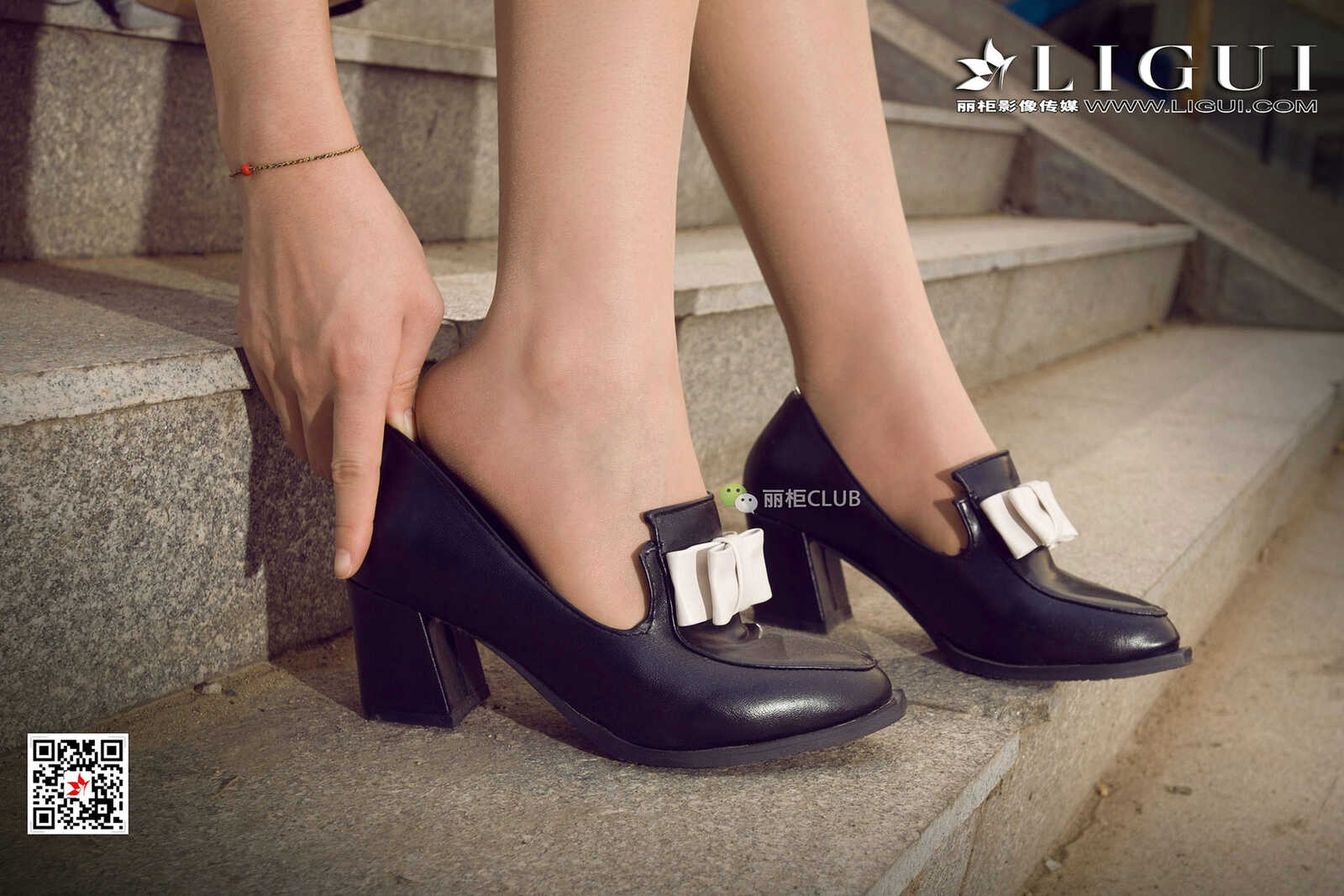 Model 允儿《连衣裙街拍美腿丝足》 [丽柜Ligui] 写第14张