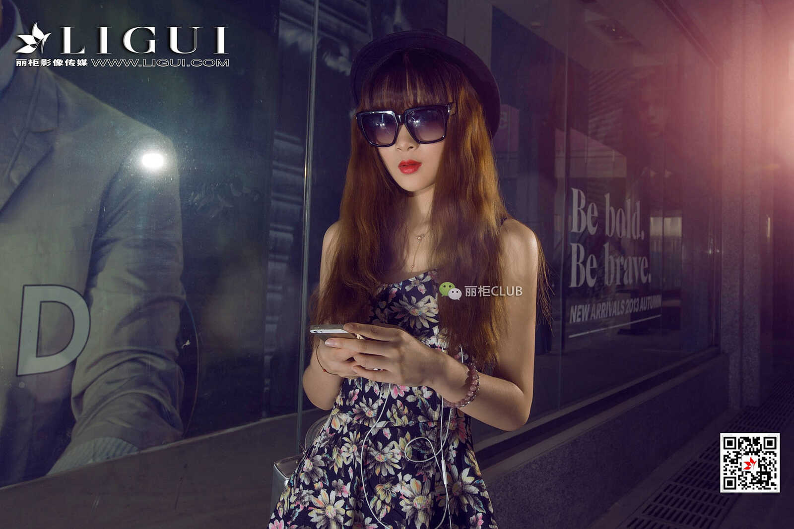 Model 允儿《连衣裙街拍美腿丝足》 [丽柜Ligui] 写第12张