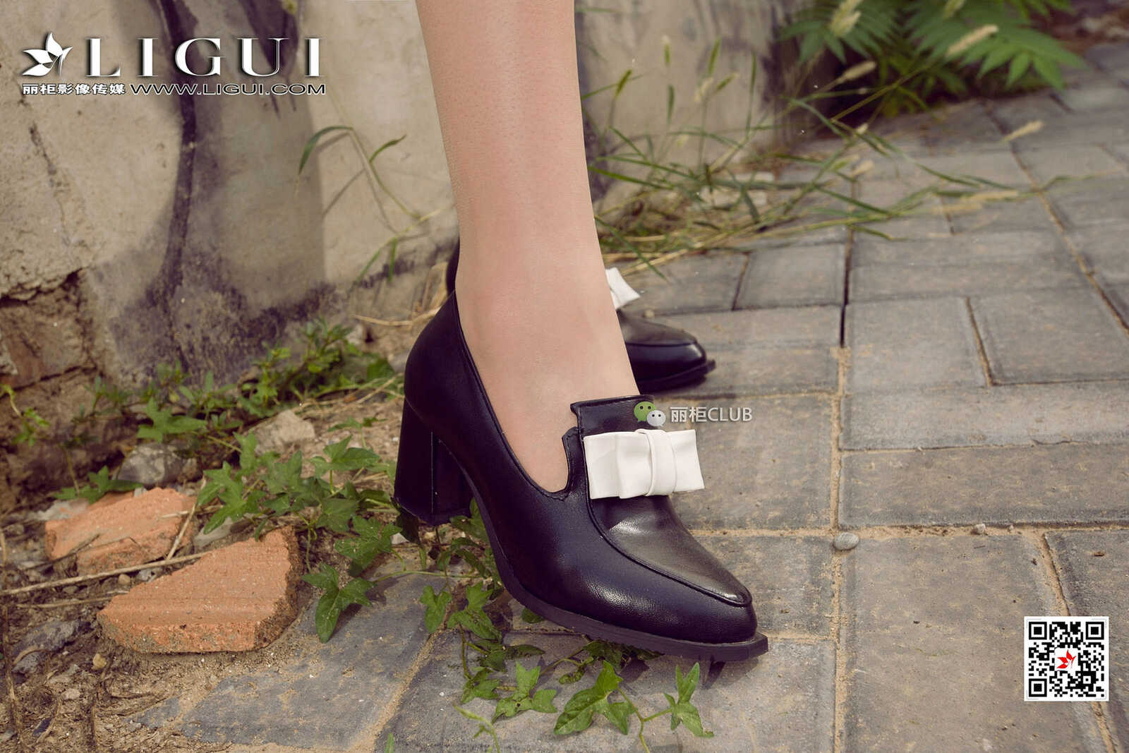 Model 允儿《连衣裙街拍美腿丝足》 [丽柜Ligui] 写第12张