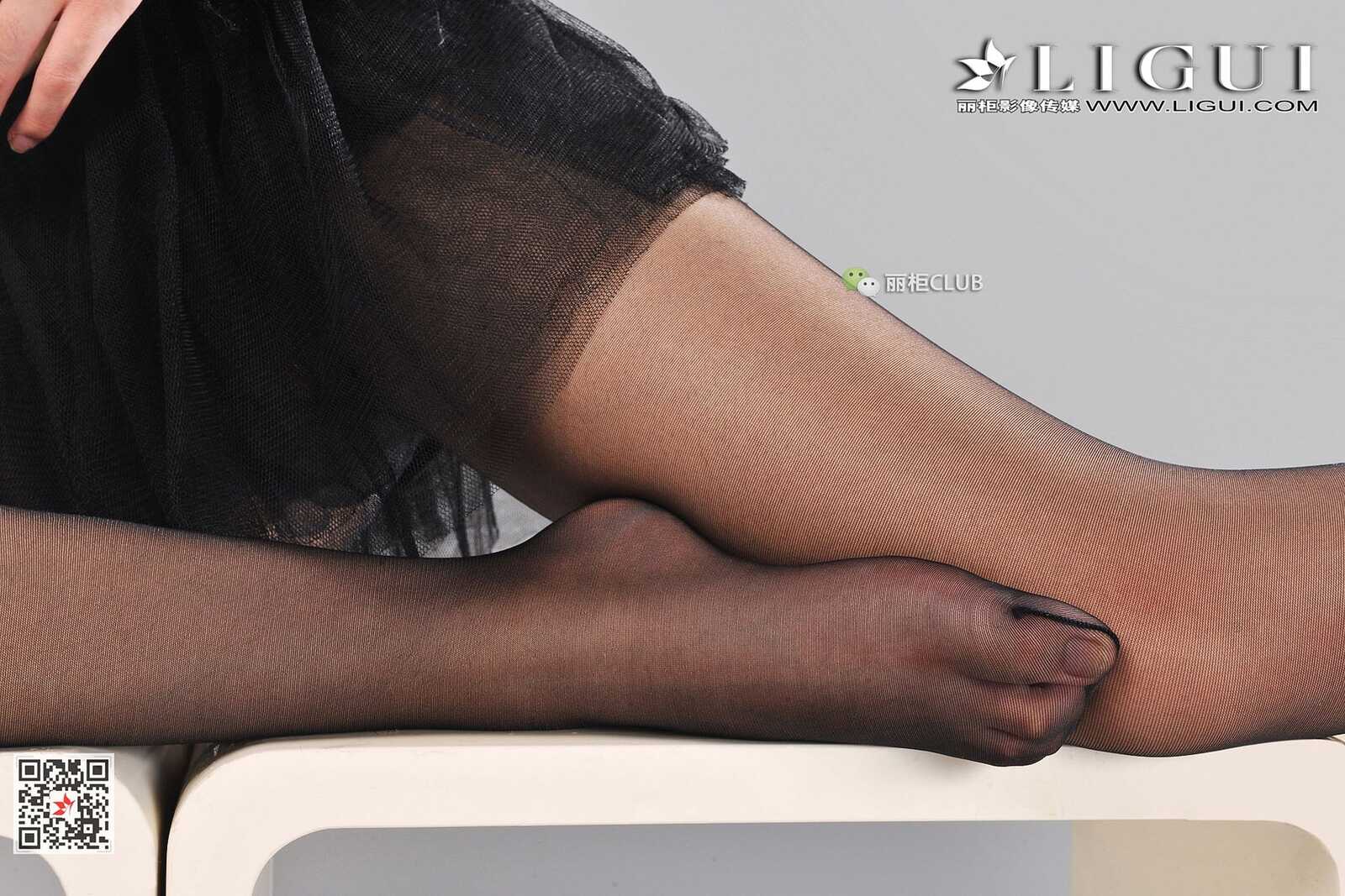 Model 小杨幂《蕾丝+黑丝+美脚》 [丽柜Ligui] 写真集第4张