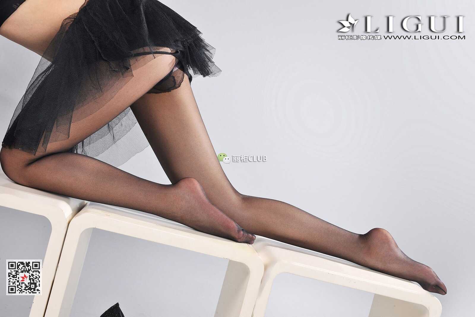 Model 小杨幂《蕾丝+黑丝+美脚》 [丽柜Ligui] 写真集第1张