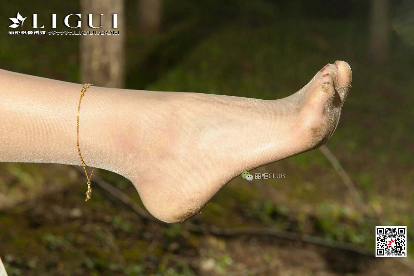 Model 筱筱《郊外肉丝丝足》 [丽柜Ligui] 写真集第14张