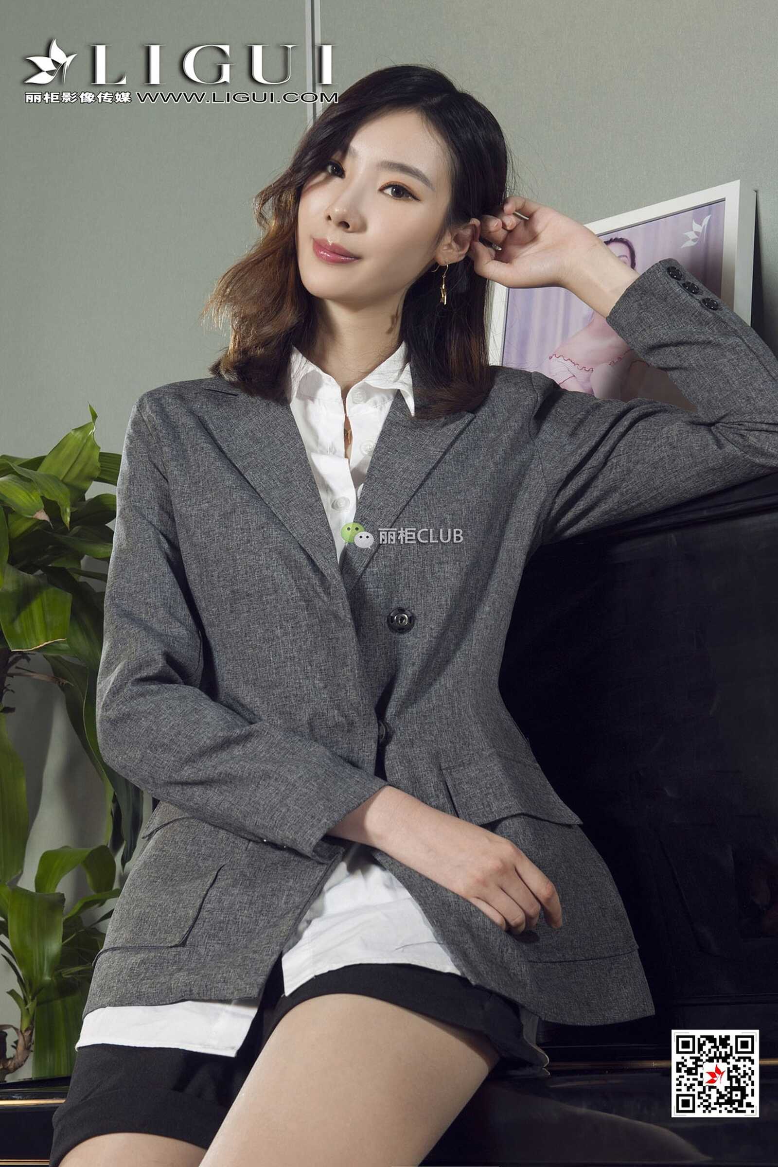 Model 刘镗《办公室肉丝袜美腿丝足》 [丽柜Ligui第9张