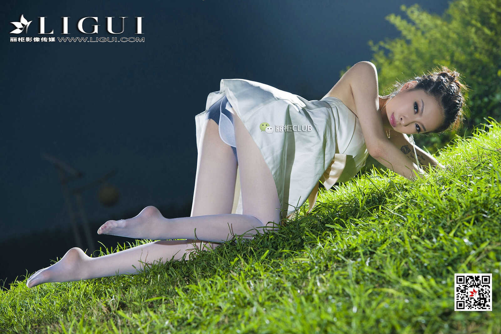 Model 雪儿《夜空白丝》 [丽柜Ligui] 写真集第15张