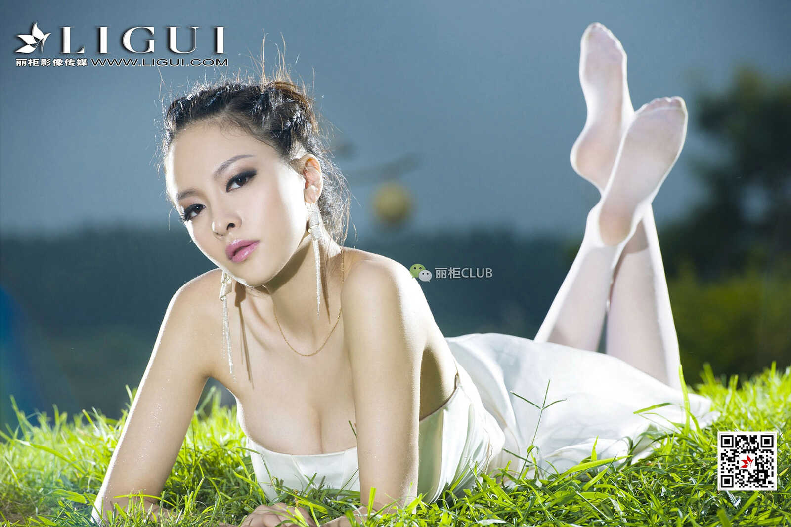 Model 雪儿《夜空白丝》 [丽柜Ligui] 写真集第9张