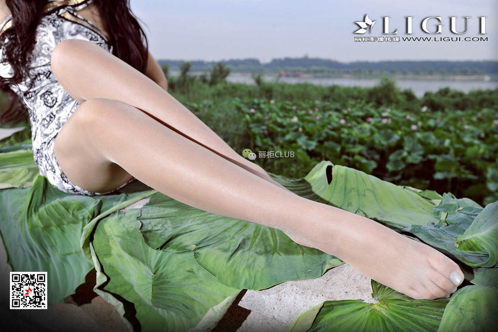 Model 腿模Amily《连衣套裙+肉丝足》 [丽柜Ligui] 写第12张