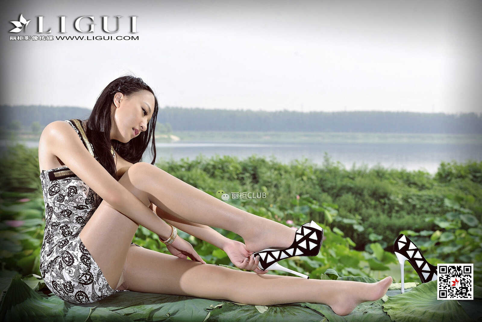 Model 腿模Amily《连衣套裙+肉丝足》 [丽柜Ligui] 写第9张