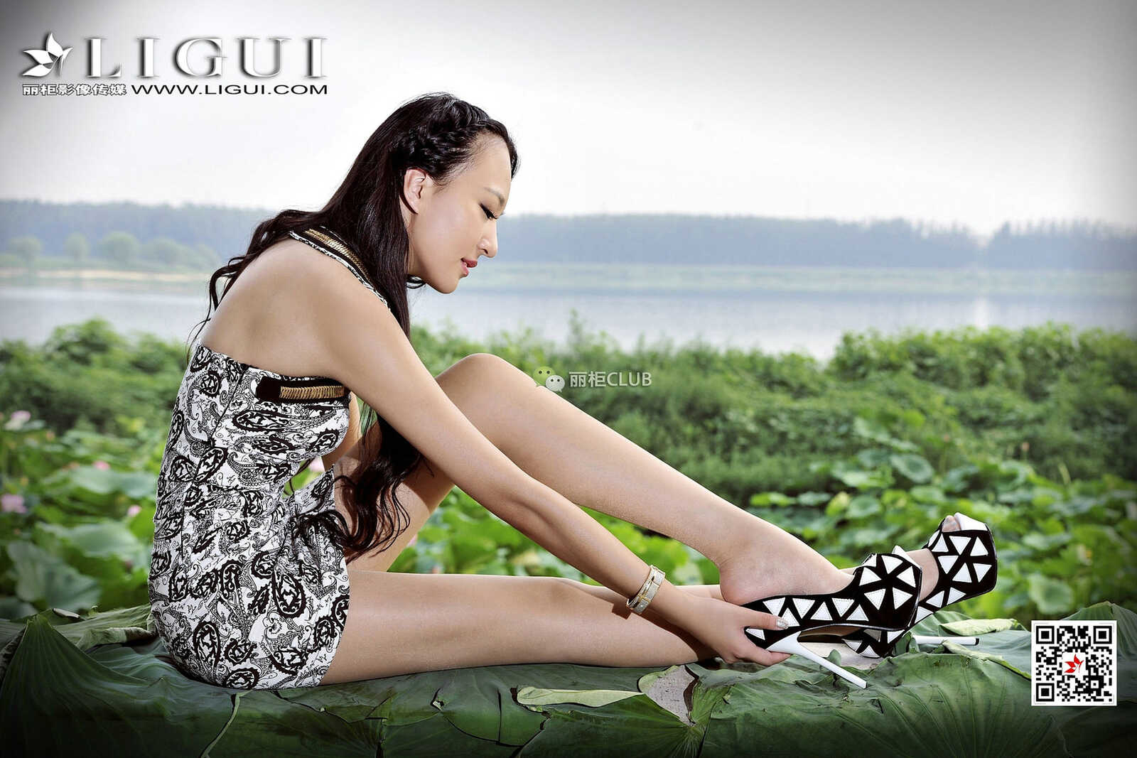 Model 腿模Amily《连衣套裙+肉丝足》 [丽柜Ligui] 写第8张