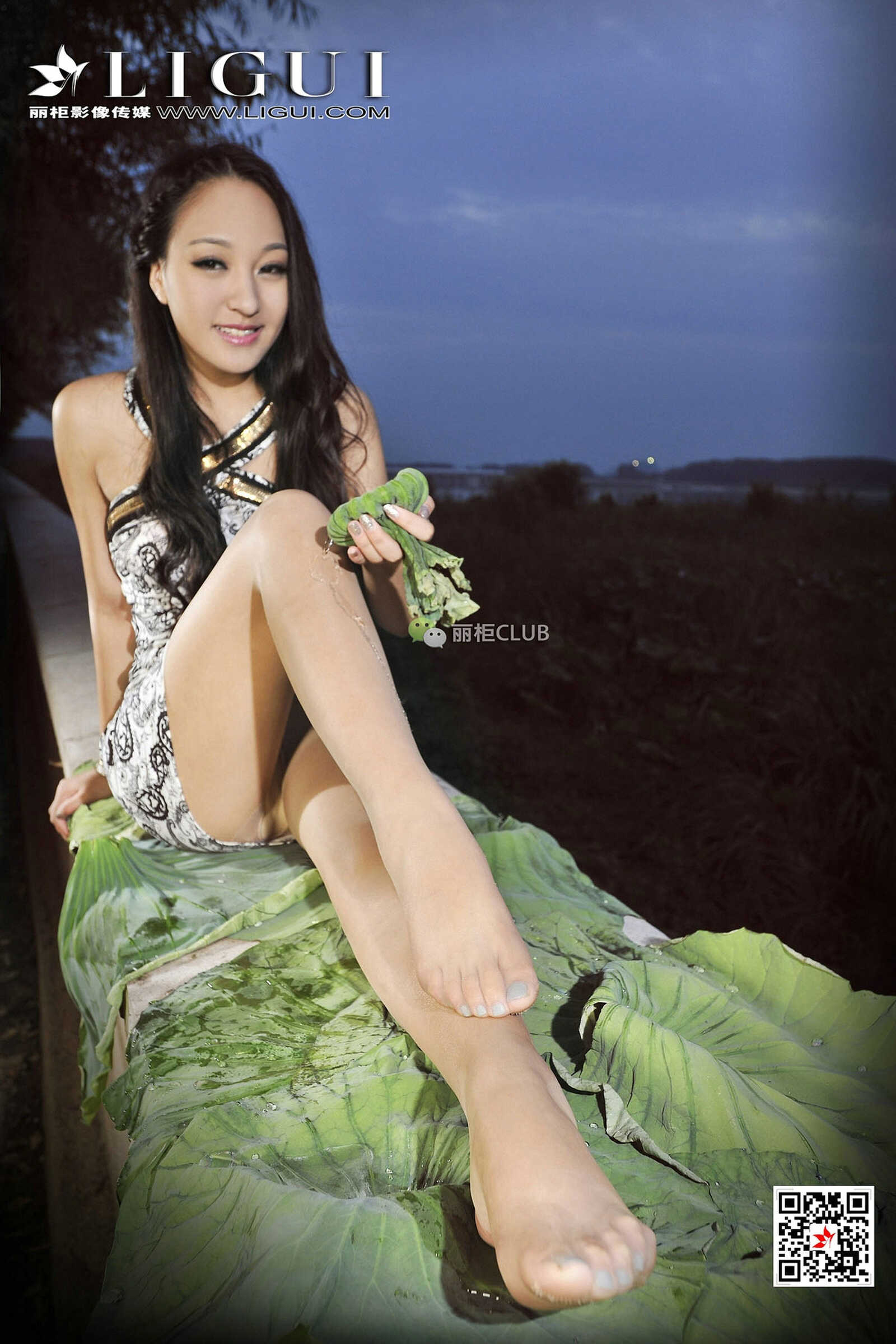 Model 腿模Amily《连衣套裙+肉丝足》 [丽柜Ligui] 写第4张