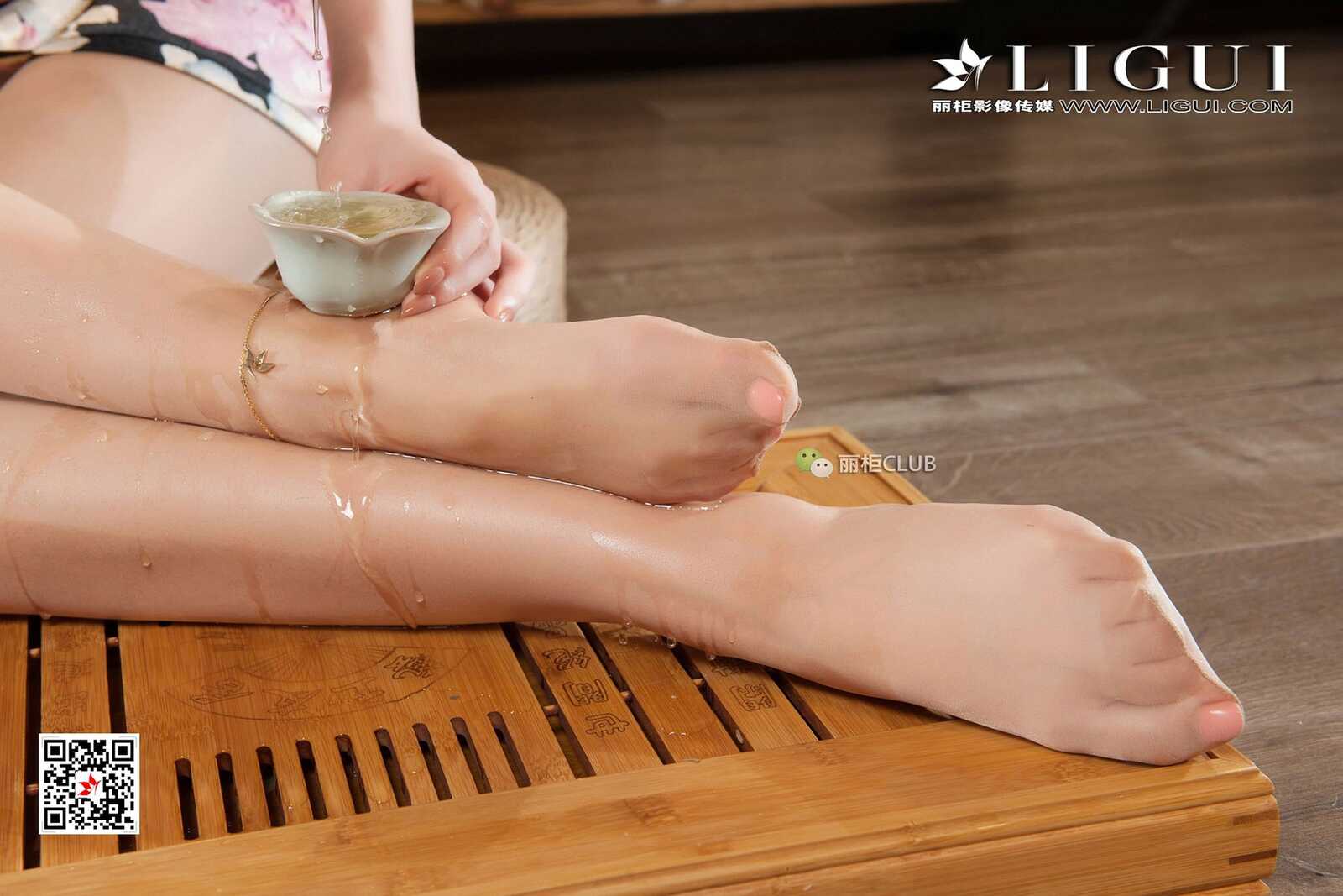足模雪糕《优雅旗袍+肉丝茶艺》 [丽柜Ligui] 写真第14张